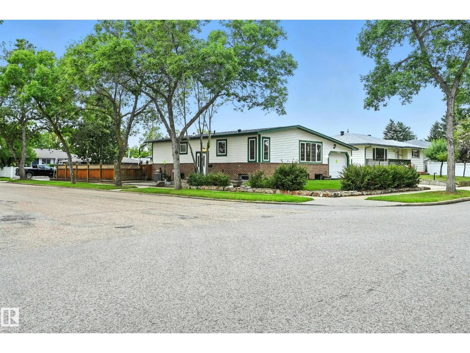 9404 SHERRIDON
