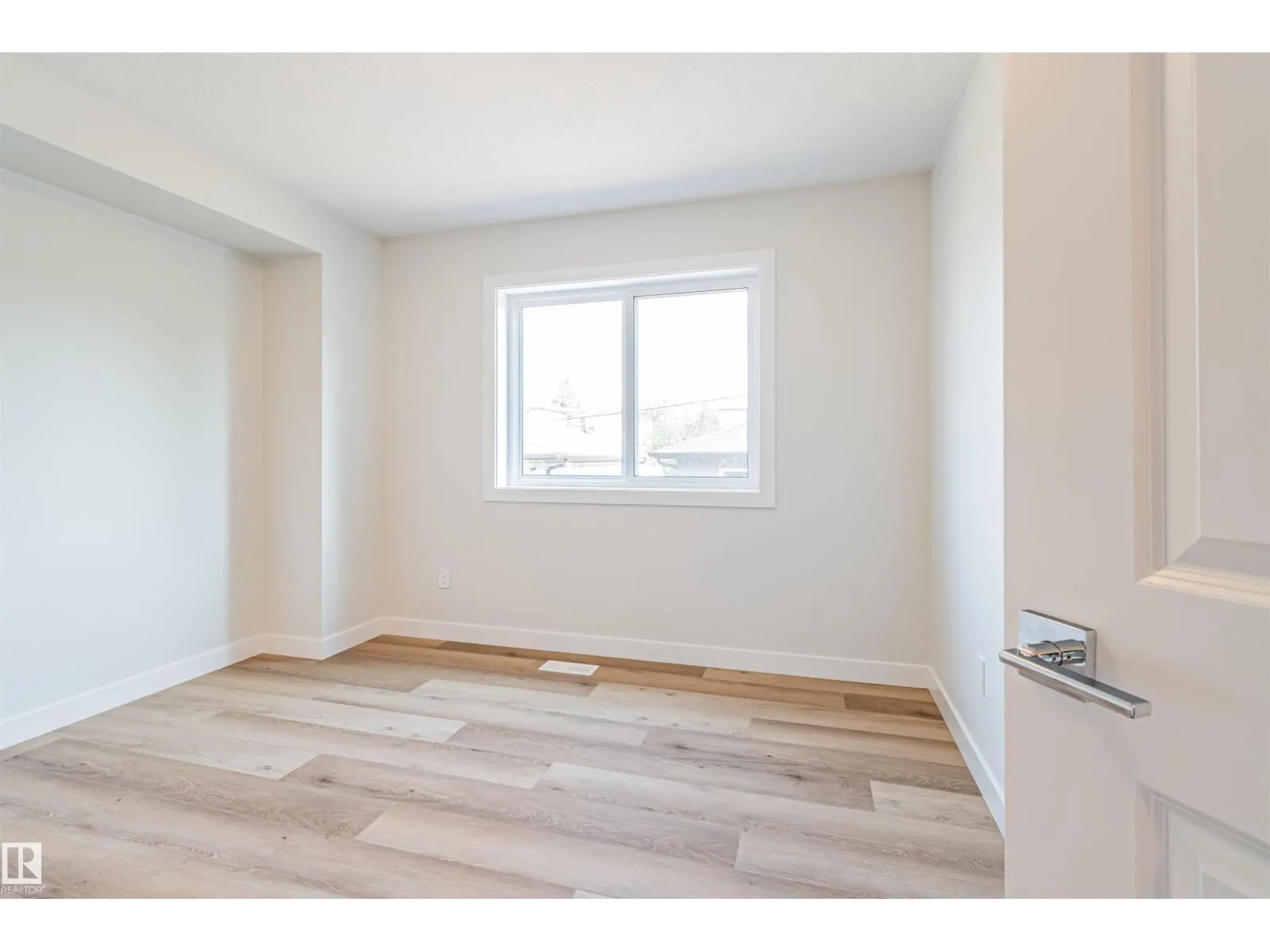 12125 88 ST NW