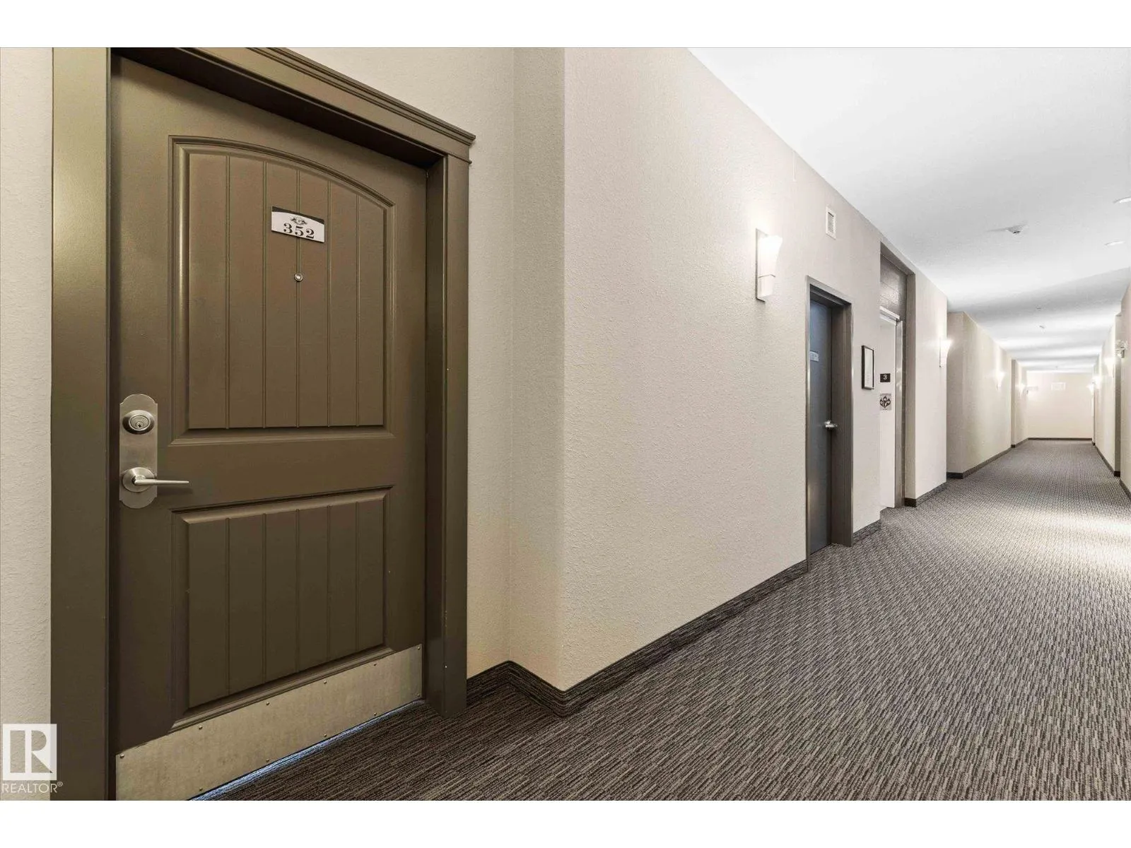 #352 6079 MAYNARD WY NW