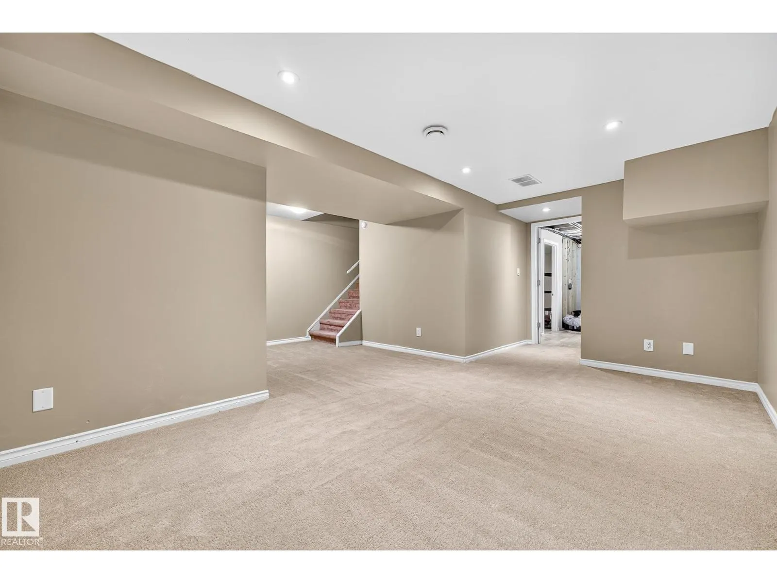 11005 162A AV NW