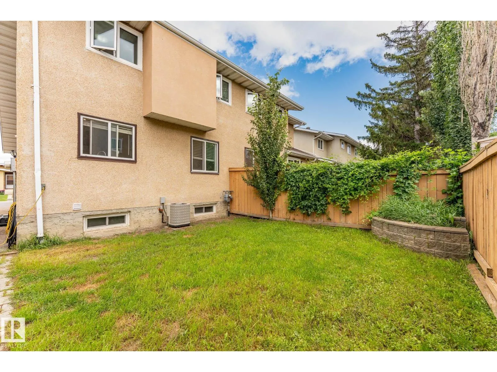 11005 162A AV NW