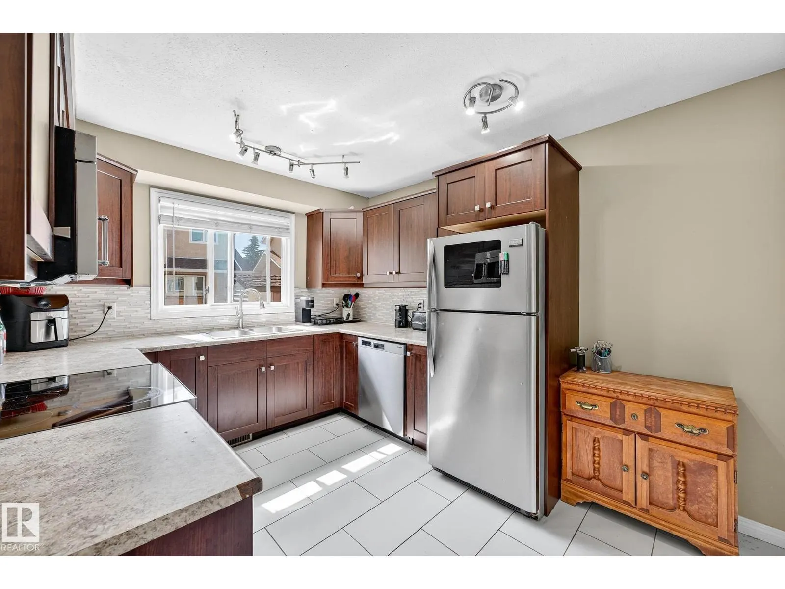 11005 162A AV NW
