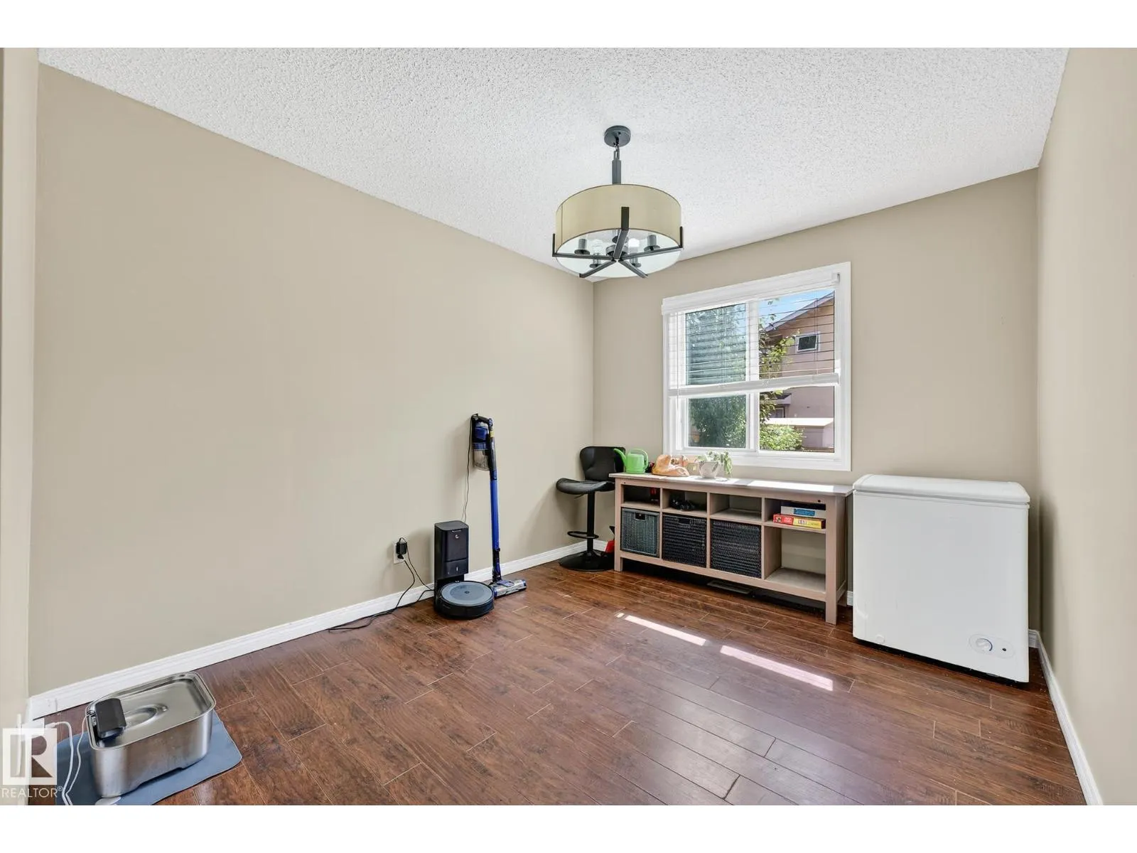 11005 162A AV NW