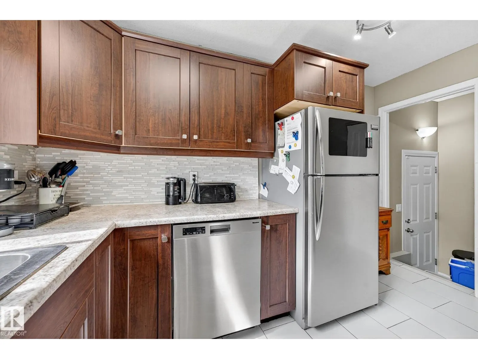 11005 162A AV NW