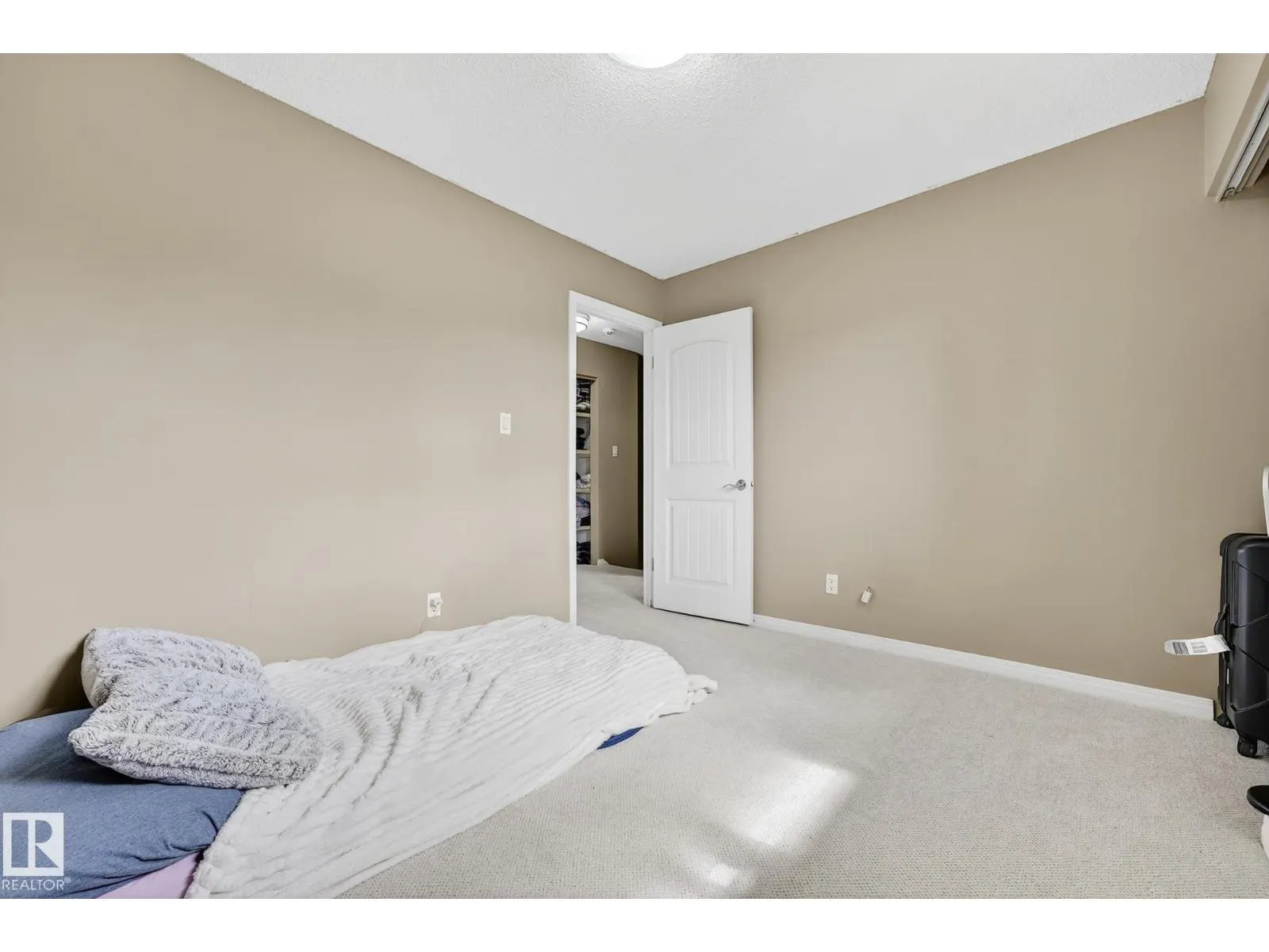 11005 162A AV NW