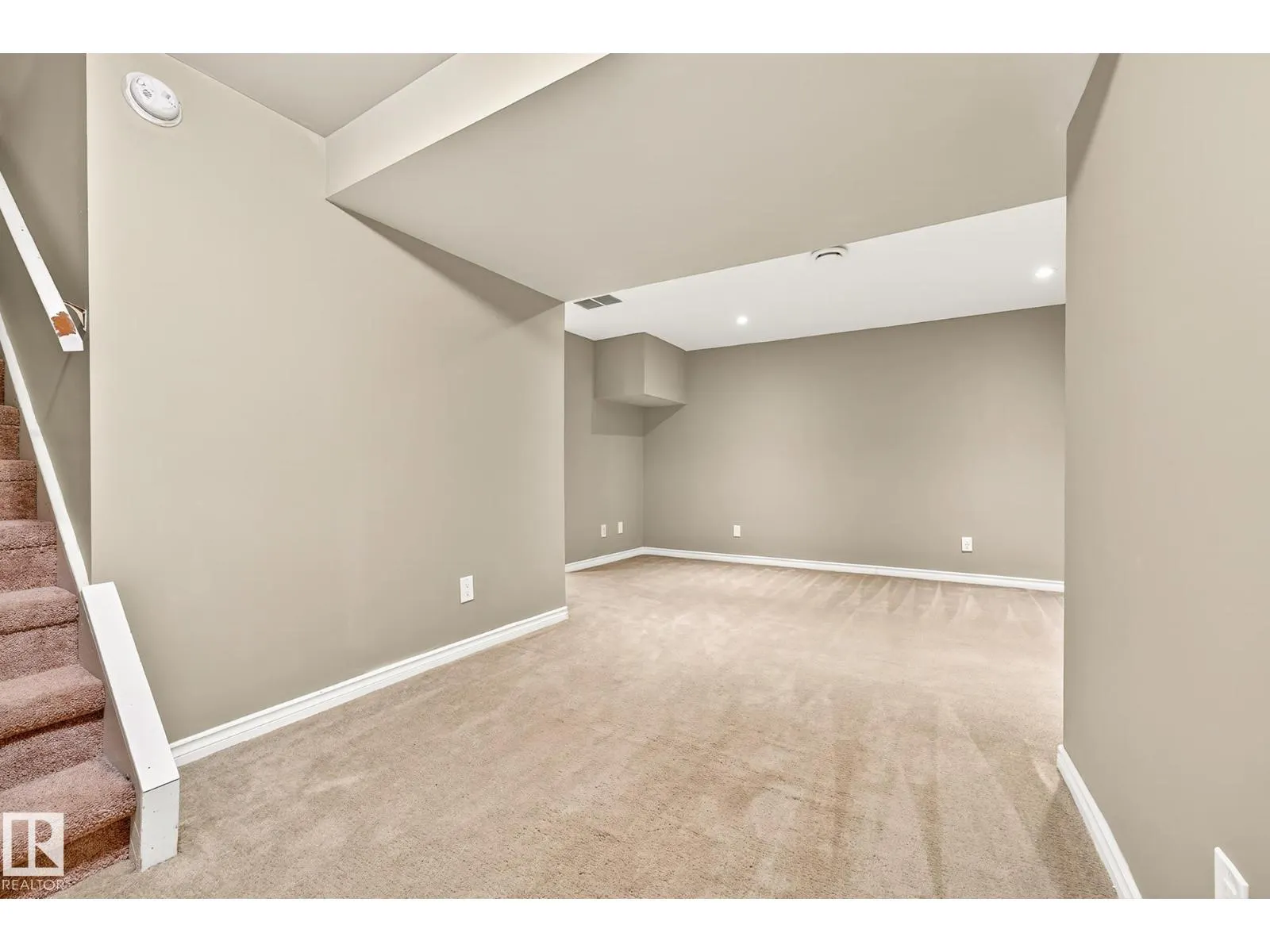 11005 162A AV NW