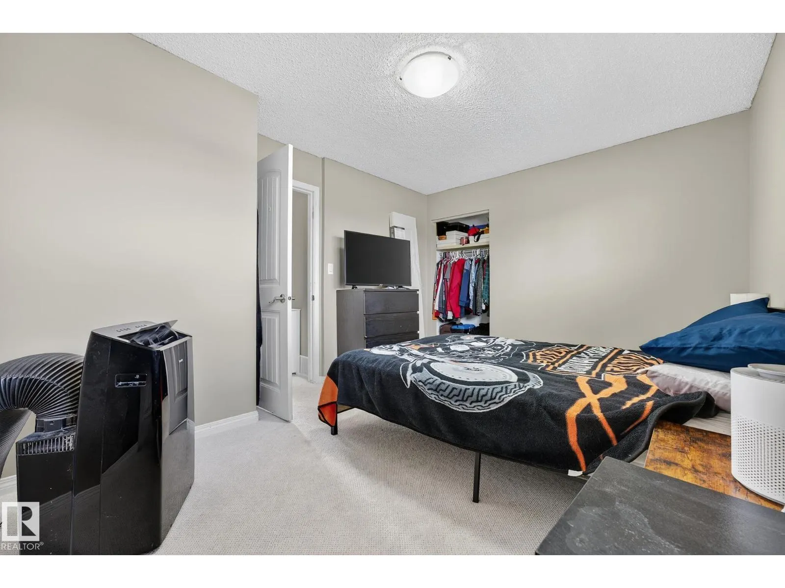11005 162A AV NW