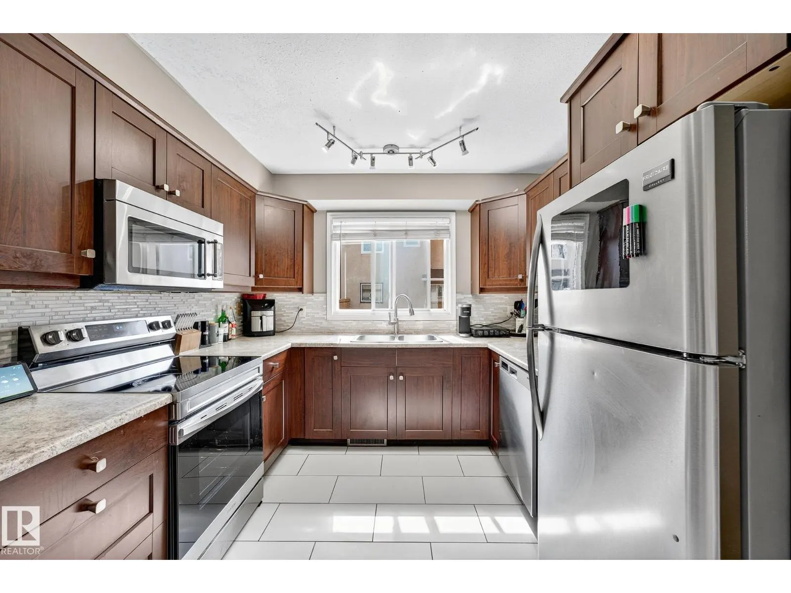 11005 162A AV NW
