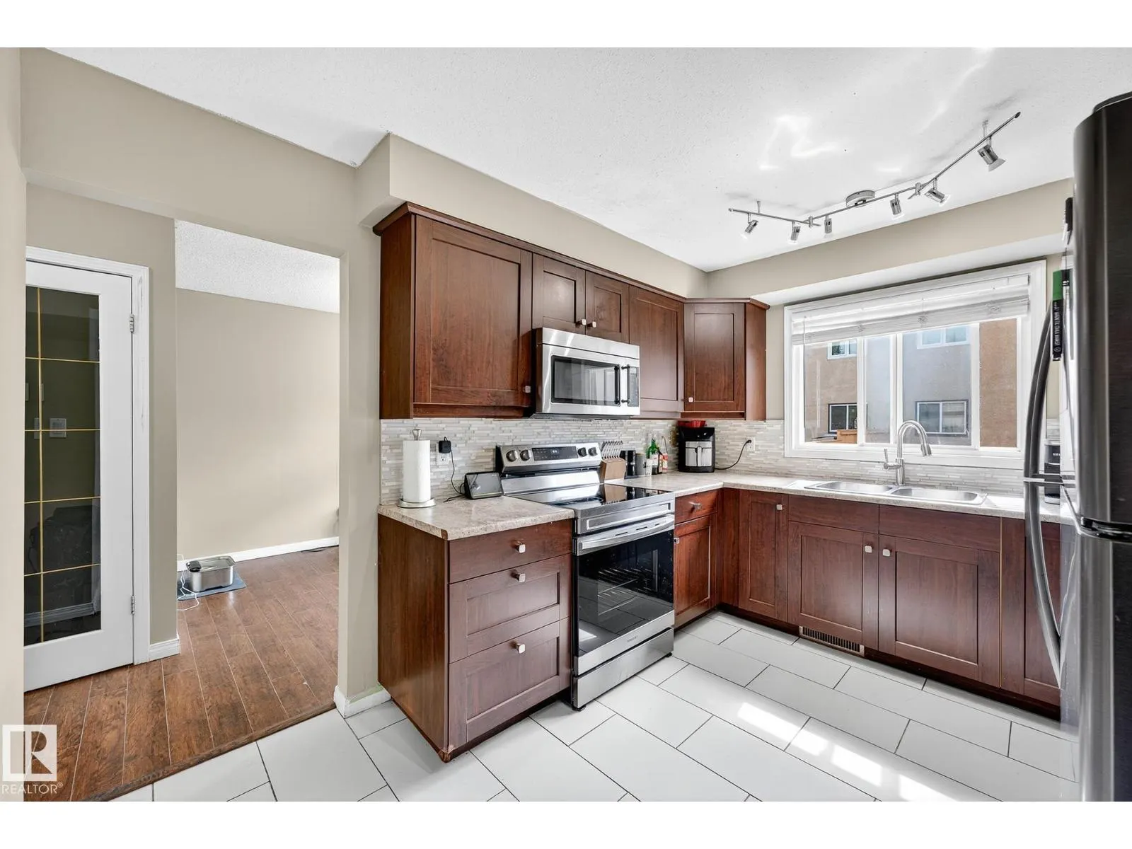 11005 162A AV NW