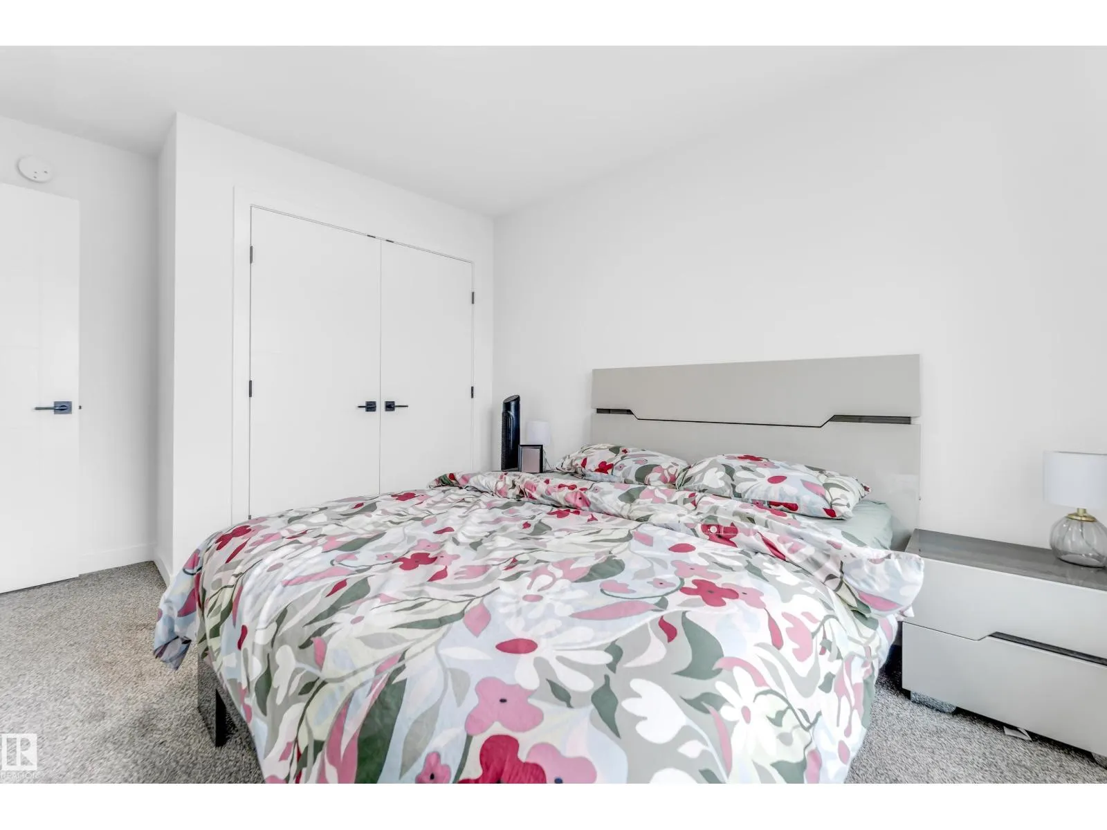 1336 11 AV NW