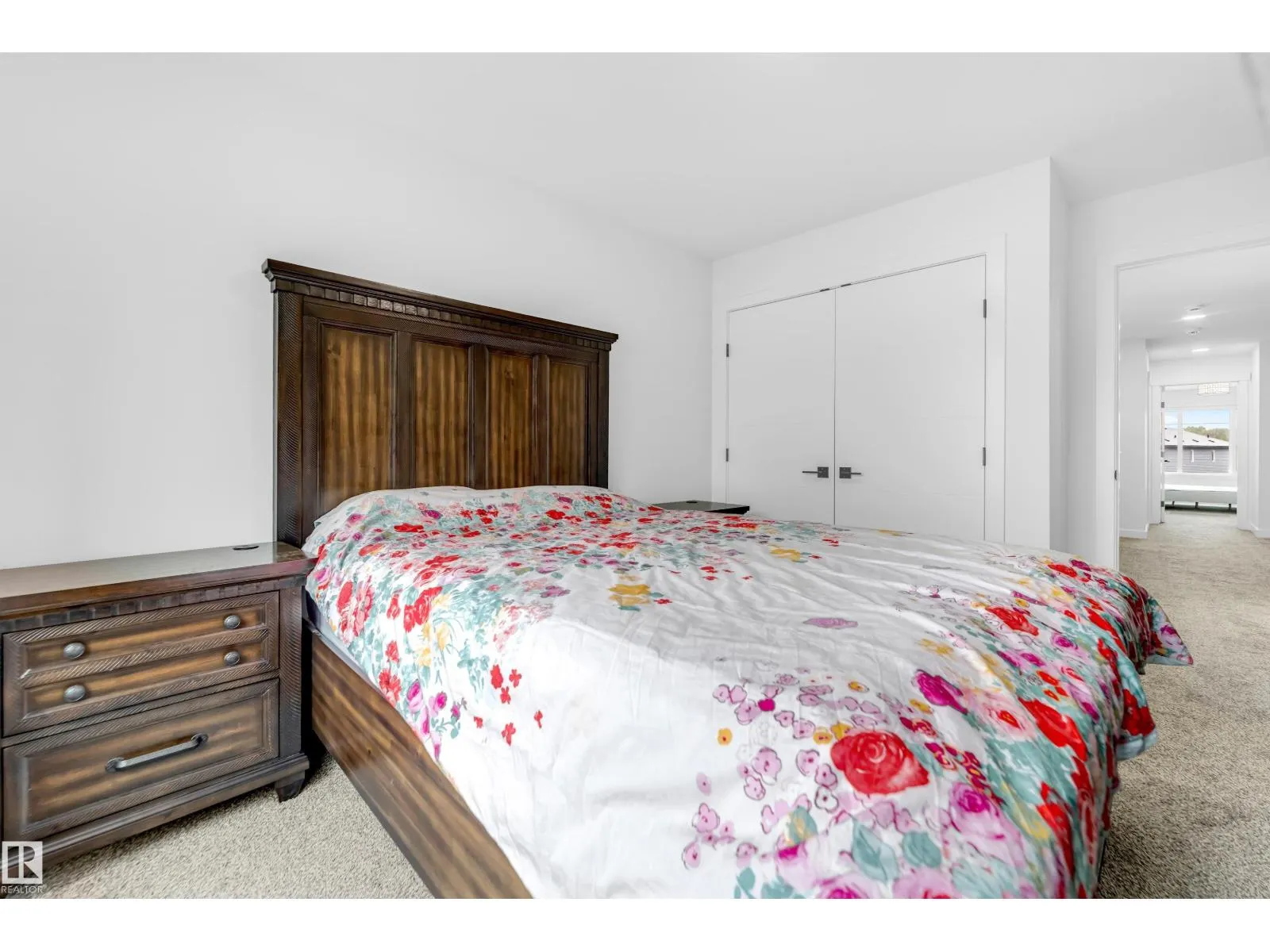 1336 11 AV NW