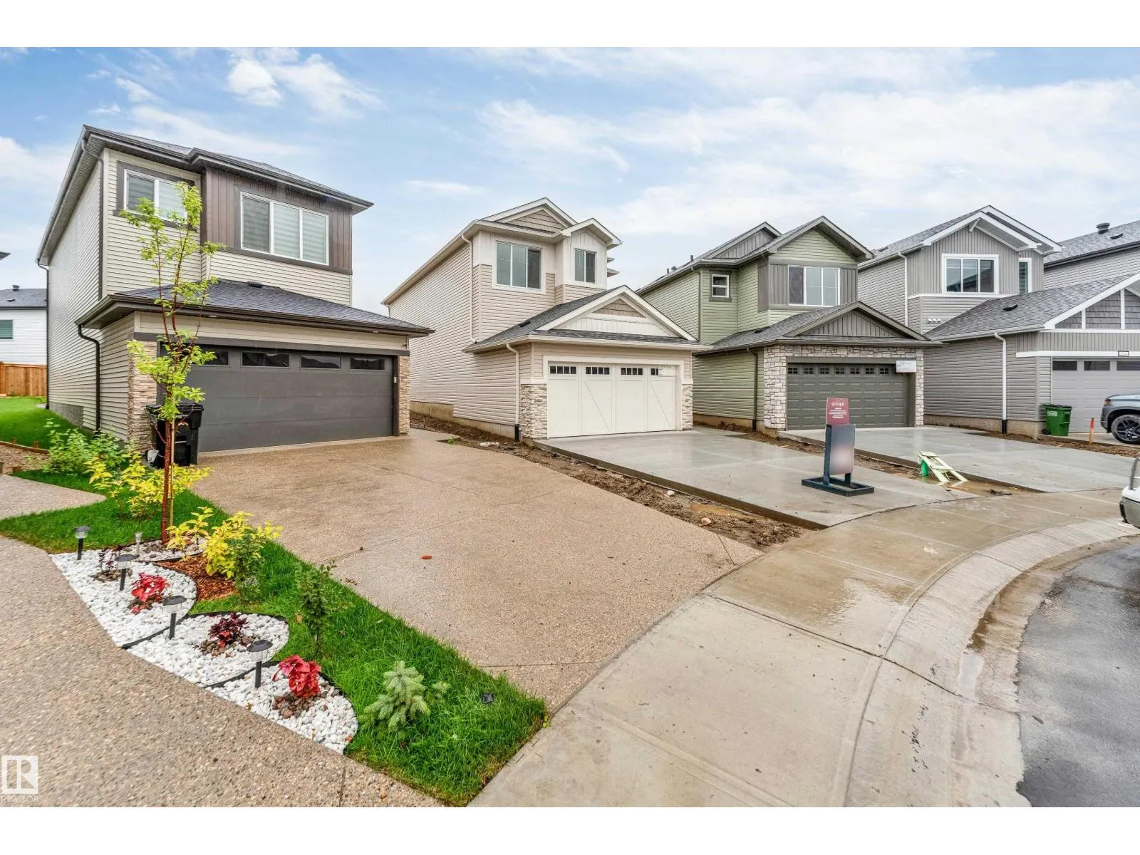 1336 11 AV NW