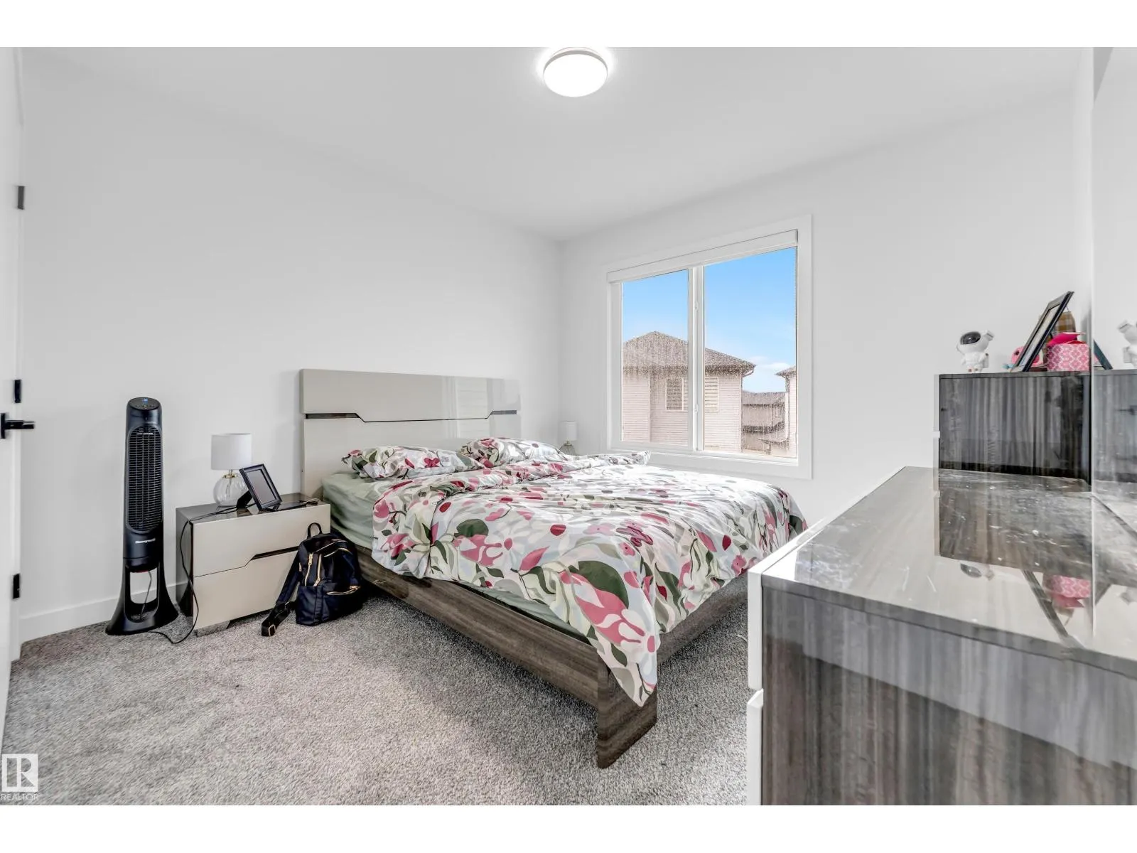 1336 11 AV NW