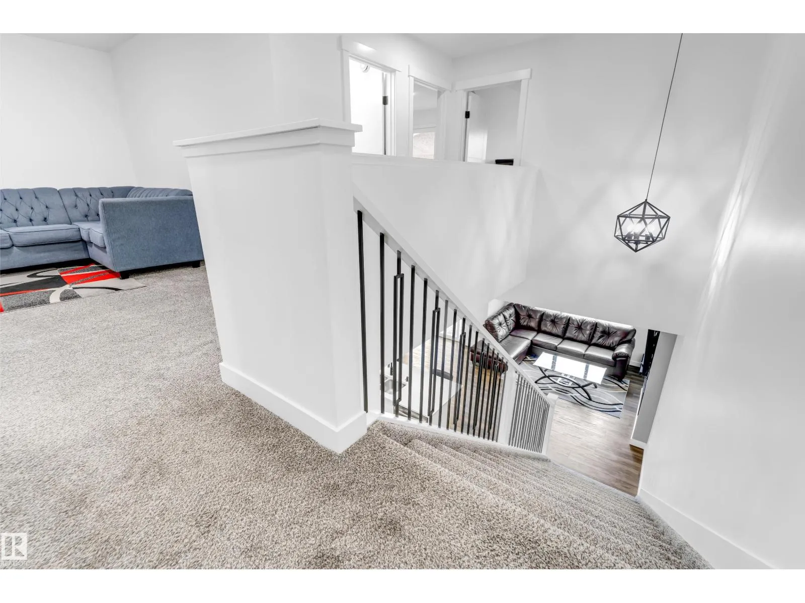 1336 11 AV NW
