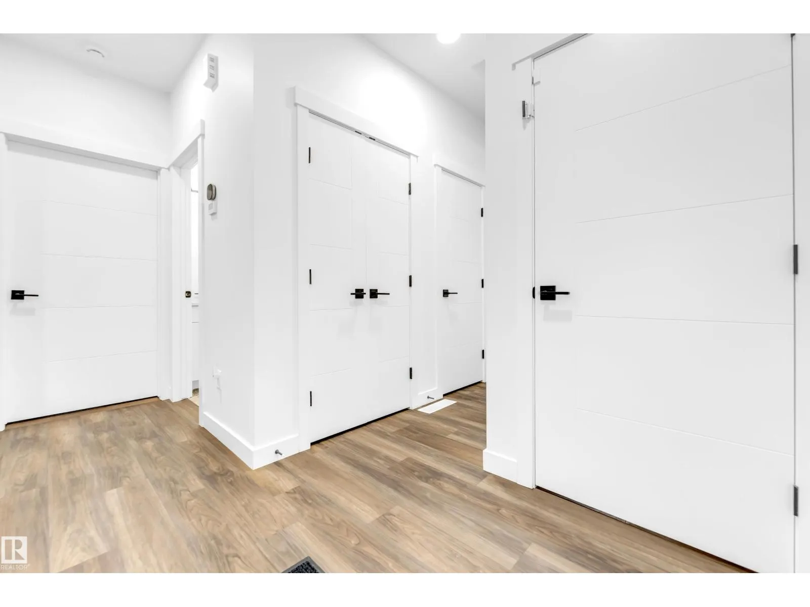 1336 11 AV NW
