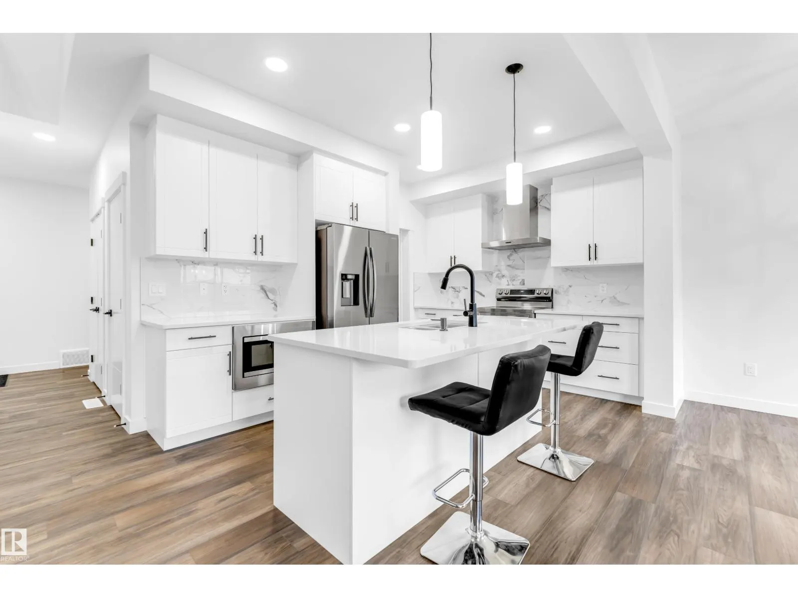 1336 11 AV NW