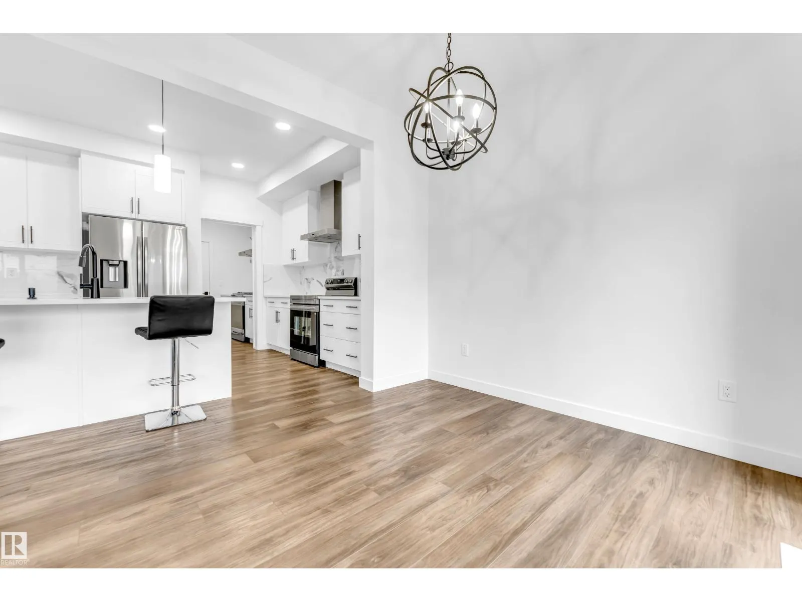 1336 11 AV NW