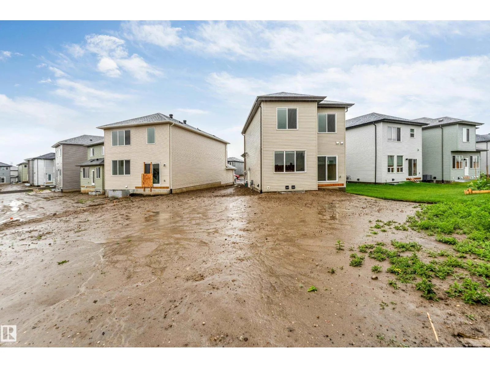 1336 11 AV NW