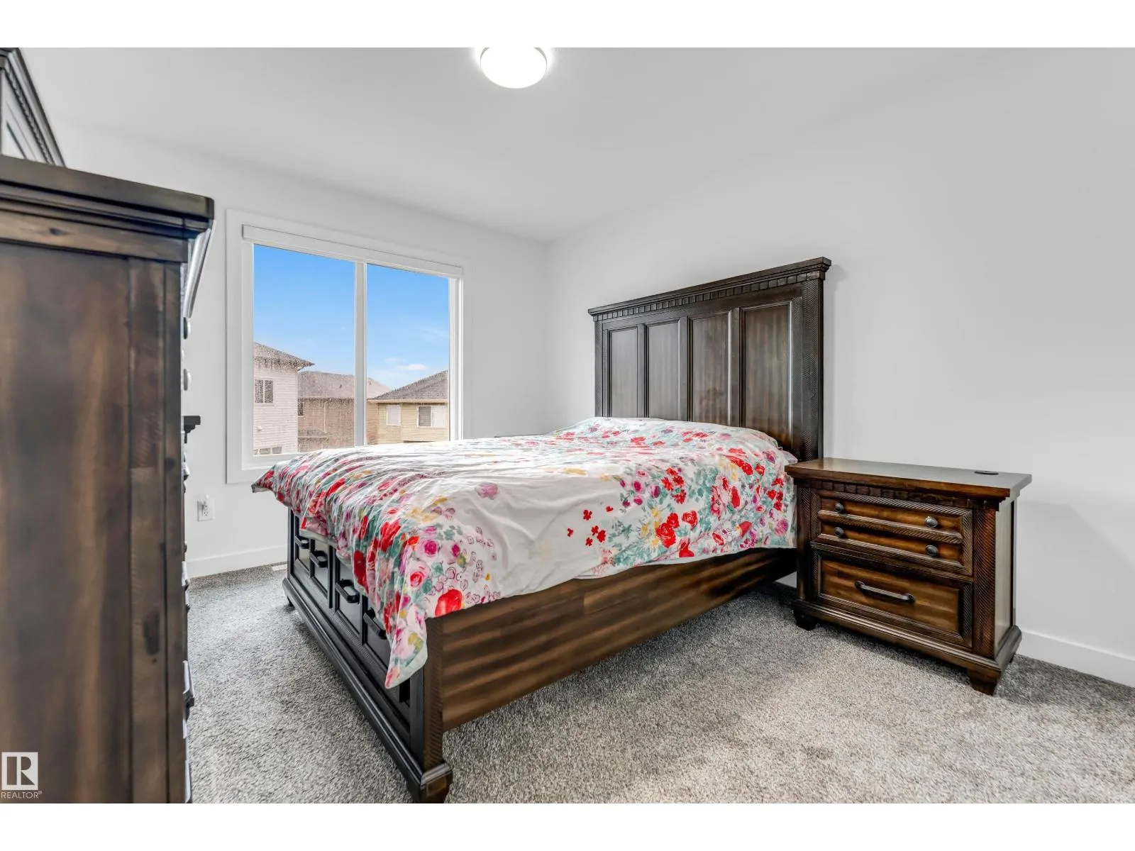 1336 11 AV NW