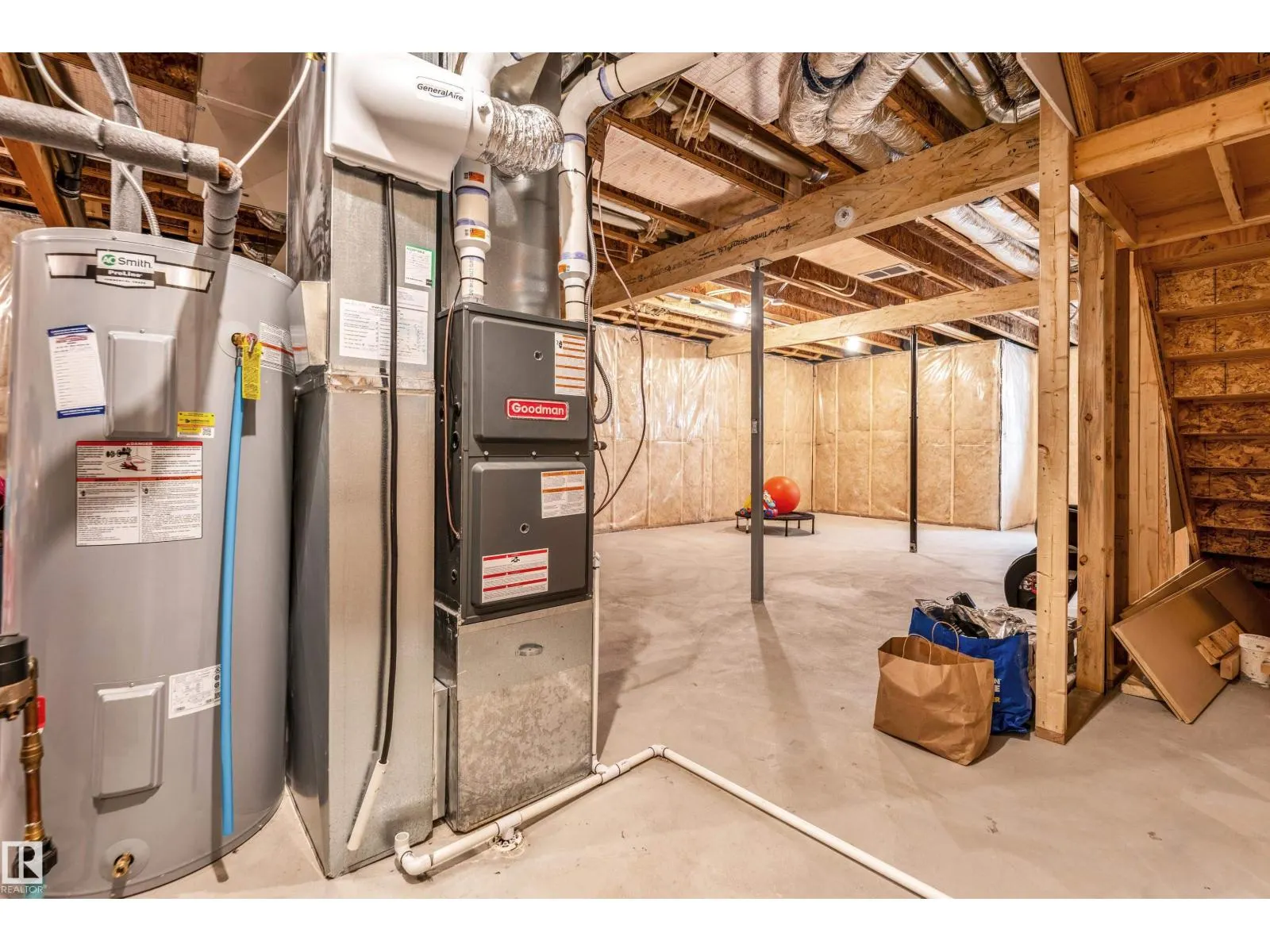 1336 11 AV NW