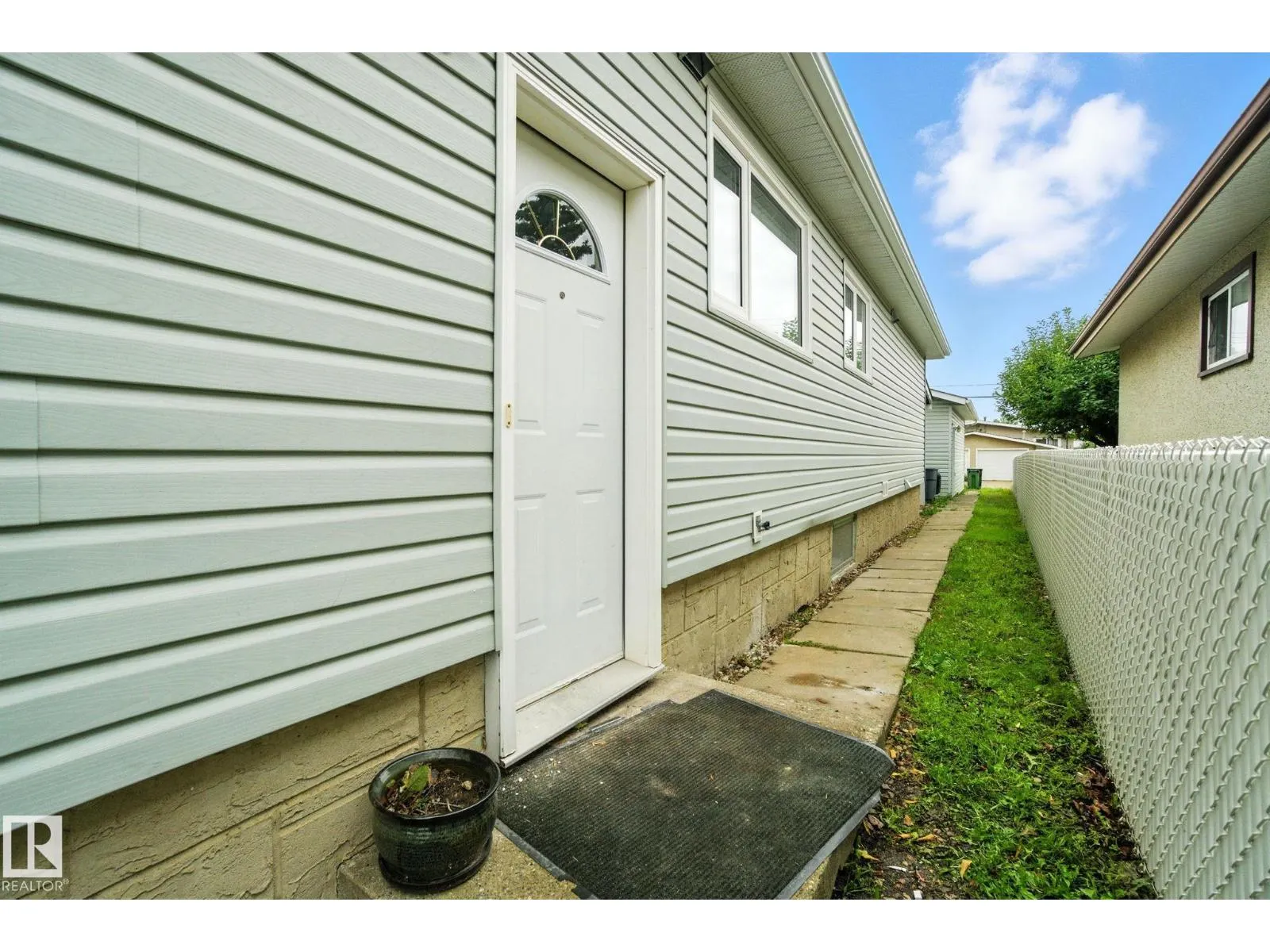 13218 81 ST NW NW