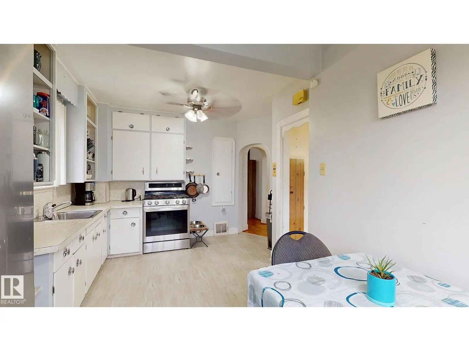 7611 112S AV NW