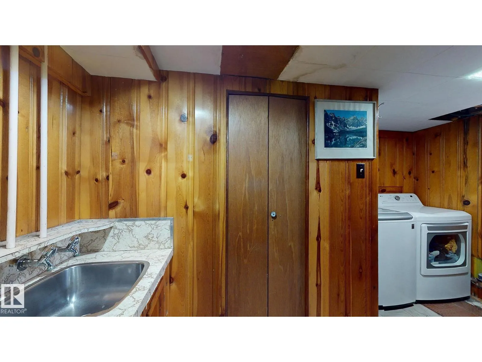 7611 112S AV NW