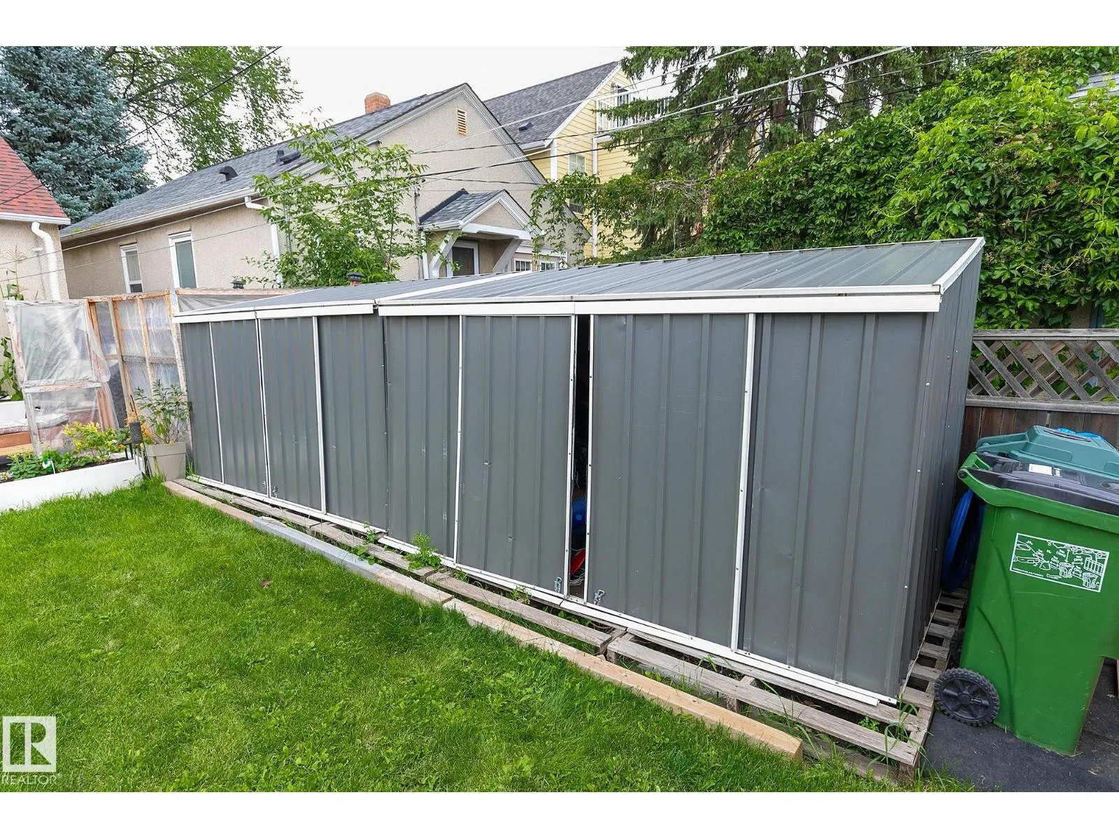 7611 112S AV NW