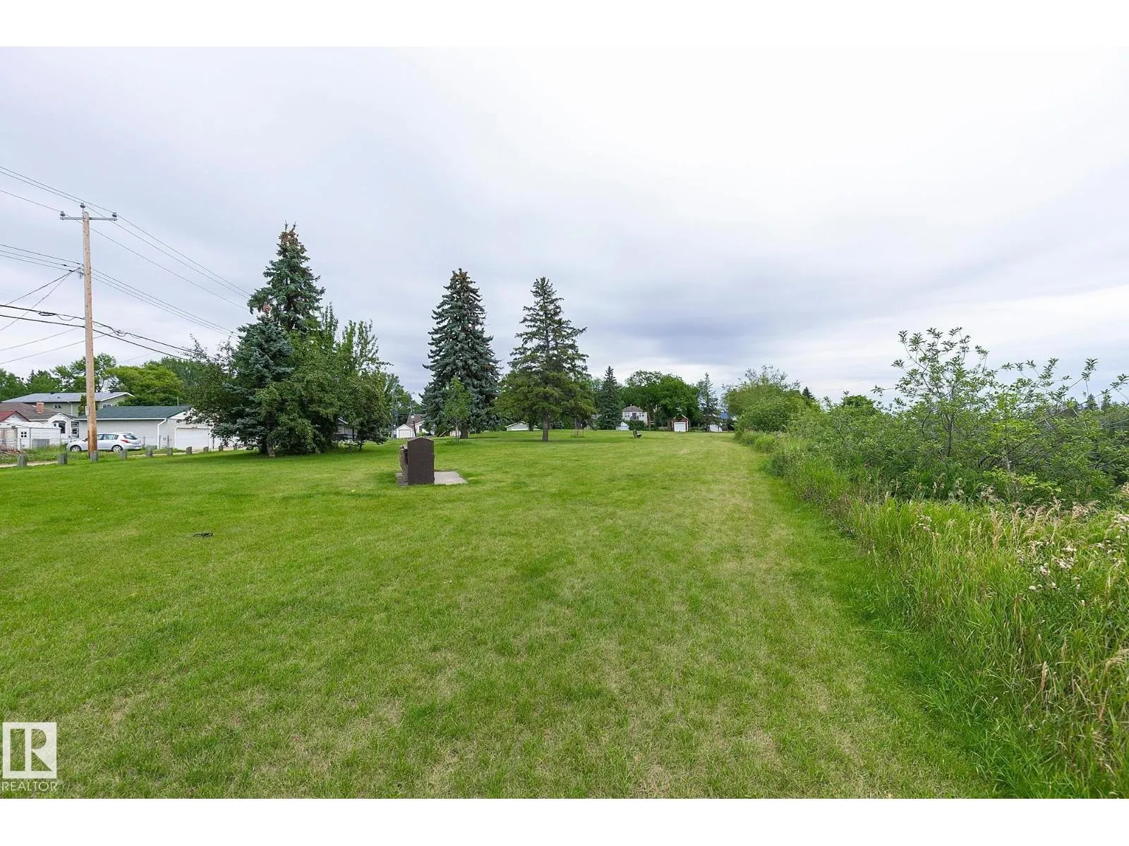 7611 112S AV NW