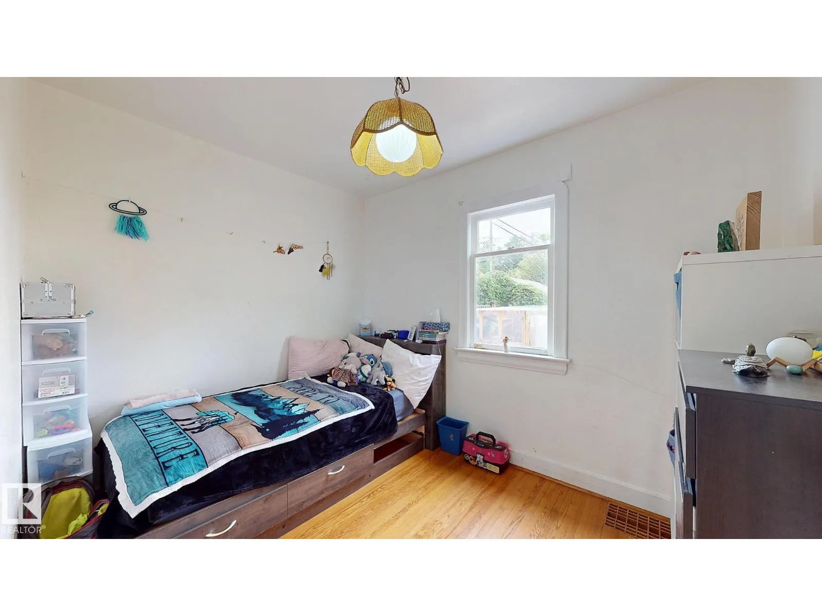 7611 112S AV NW