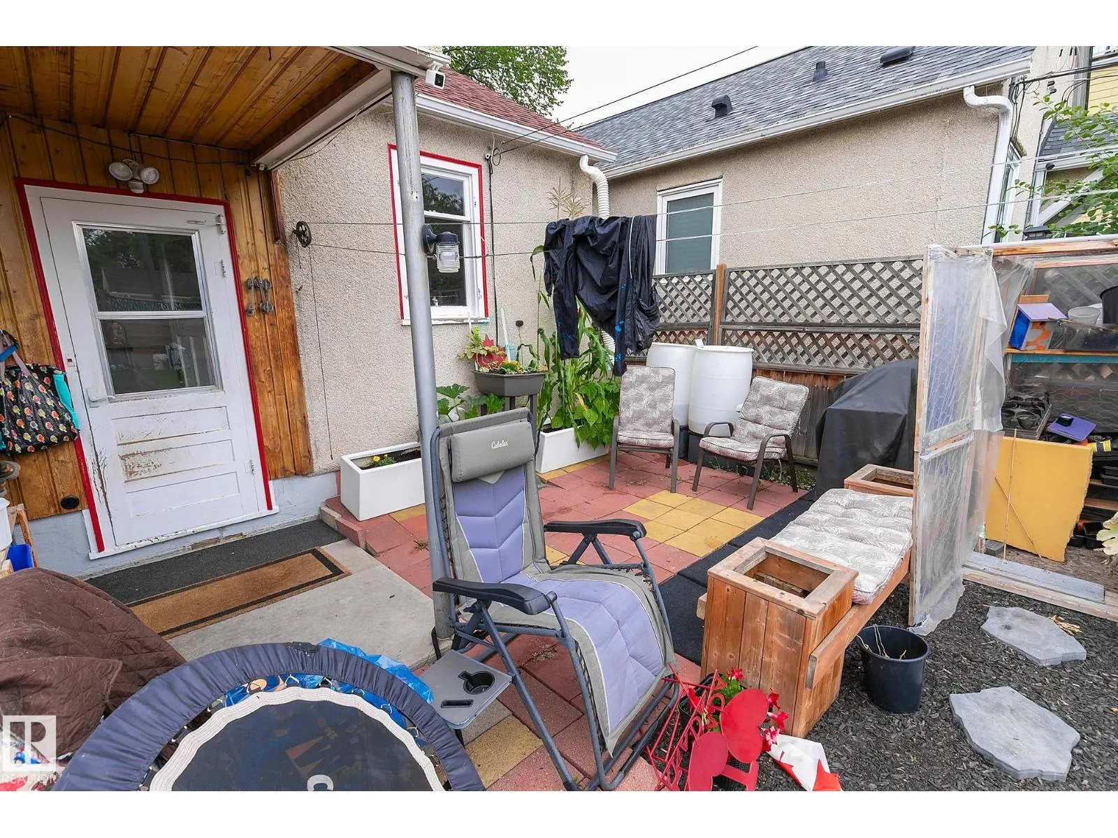 7611 112S AV NW