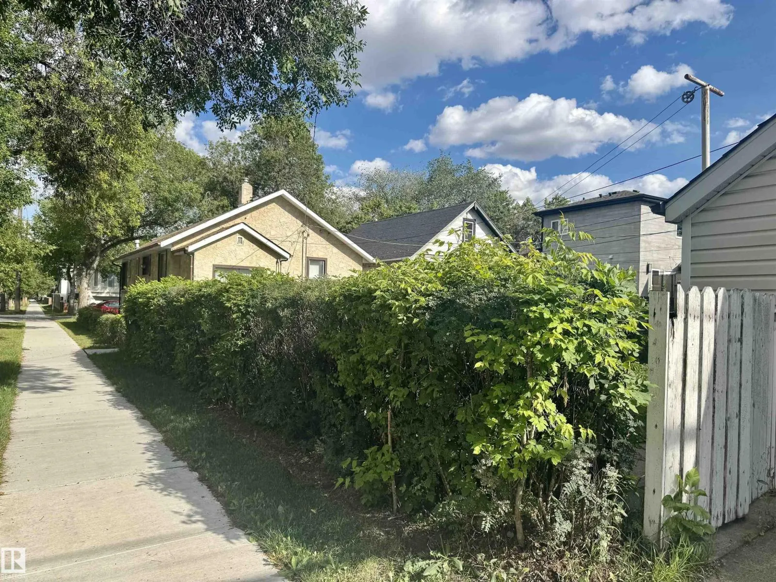 11936 94 ST NW