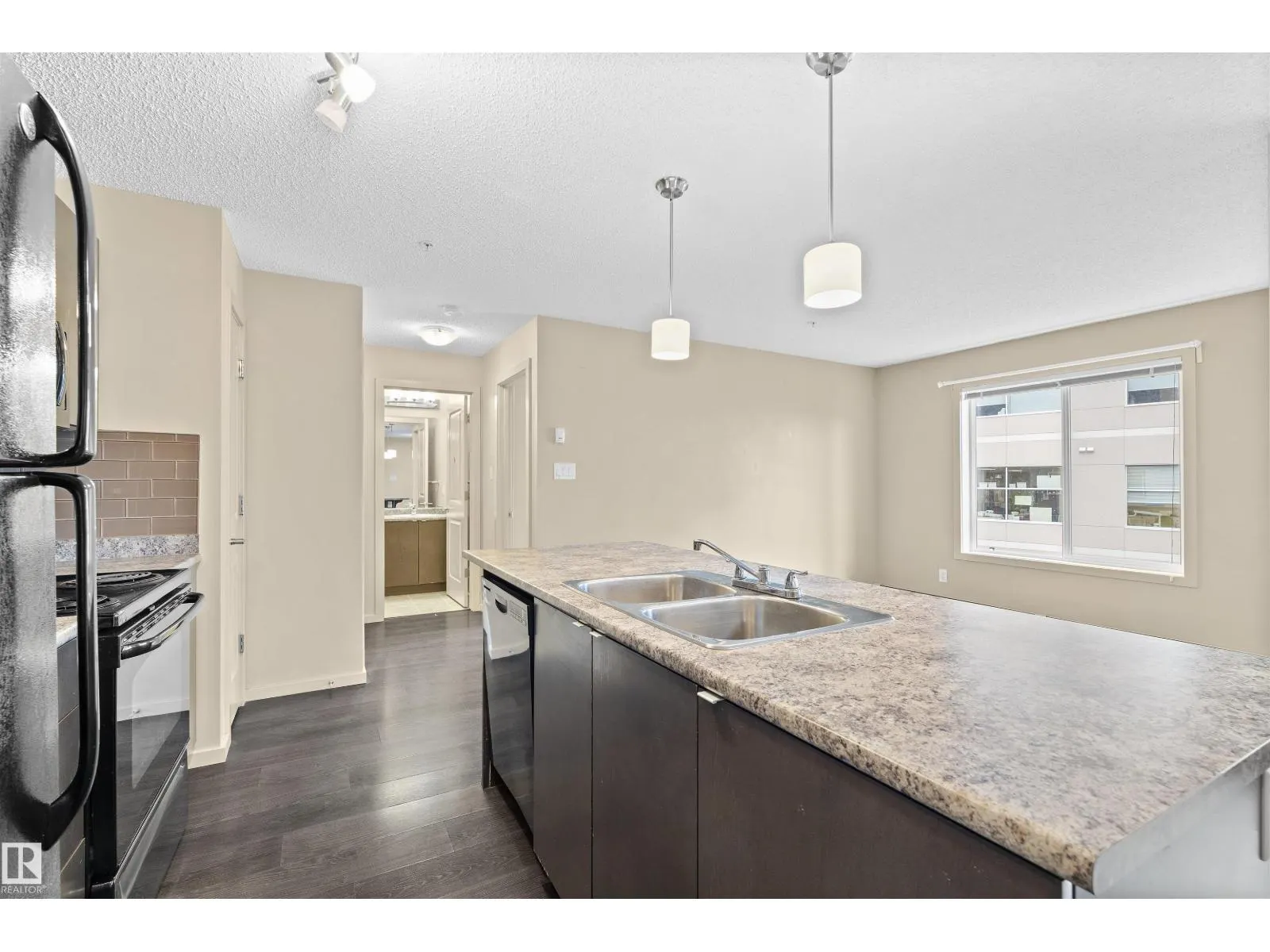 #307 340 WINDERMERE RD NW