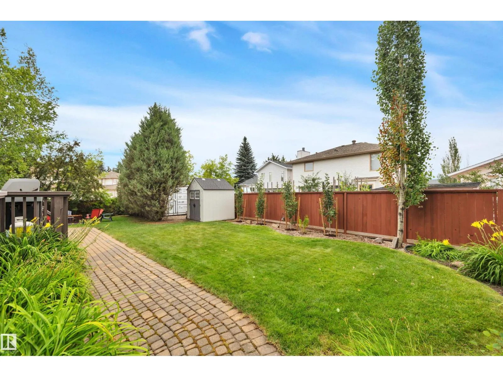 6415 159 AV NW