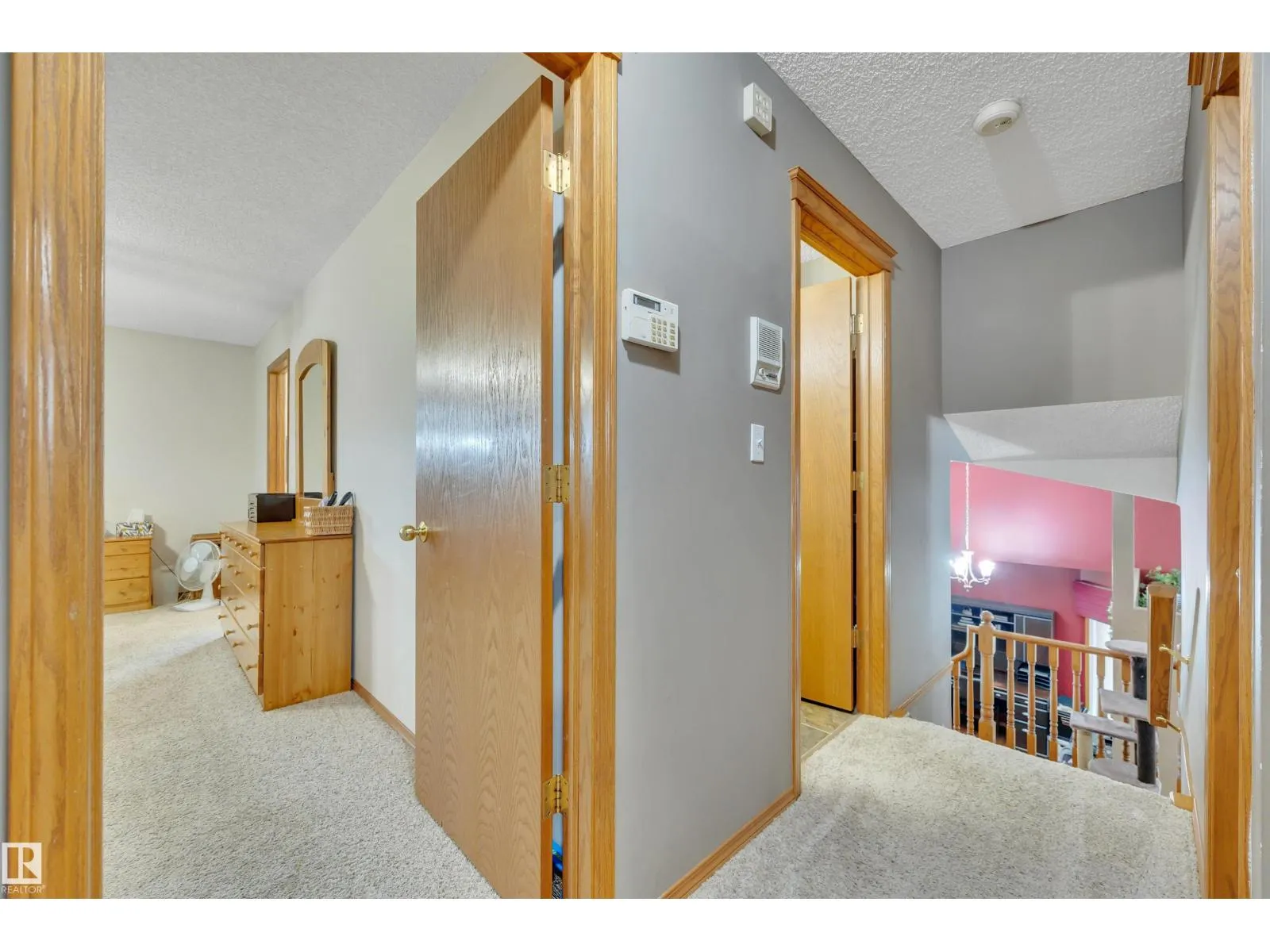 6415 159 AV NW