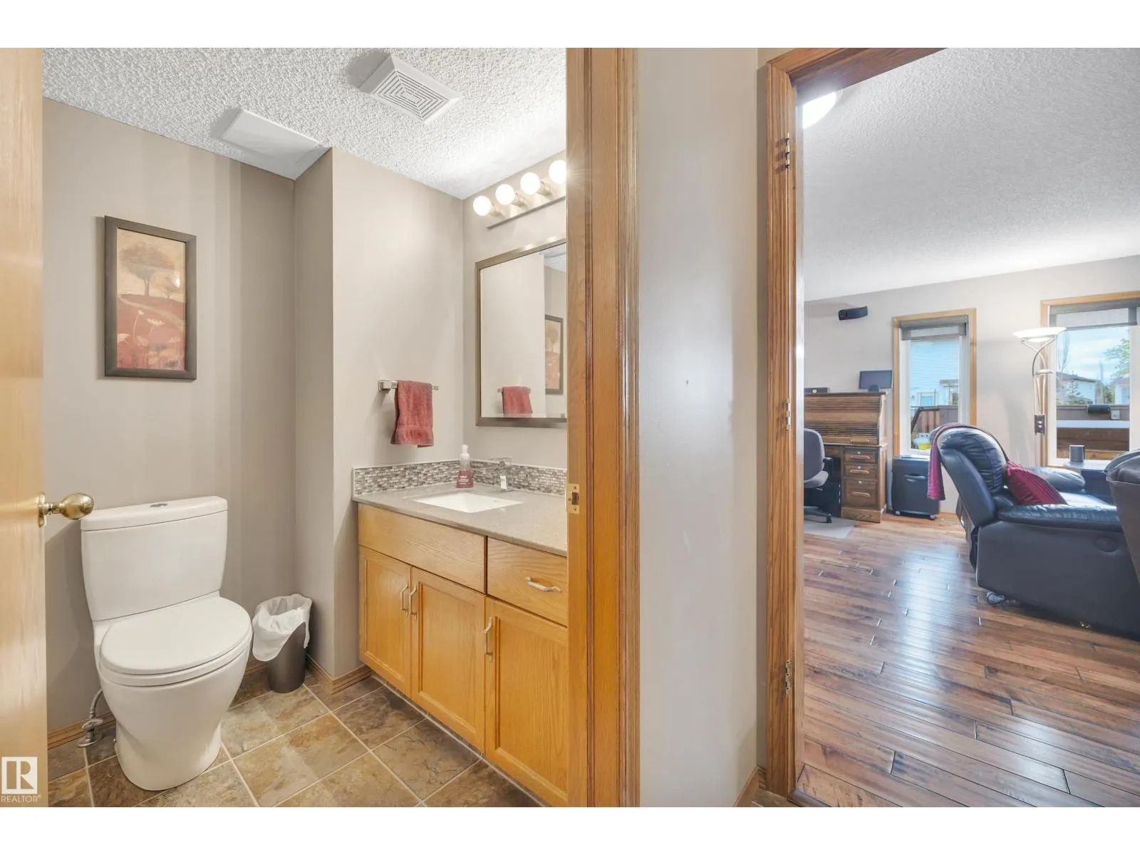 6415 159 AV NW
