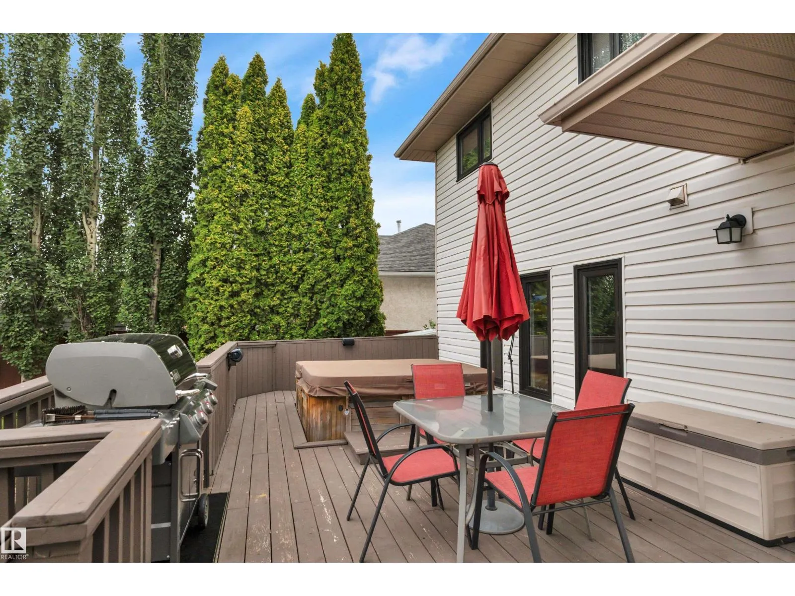 6415 159 AV NW