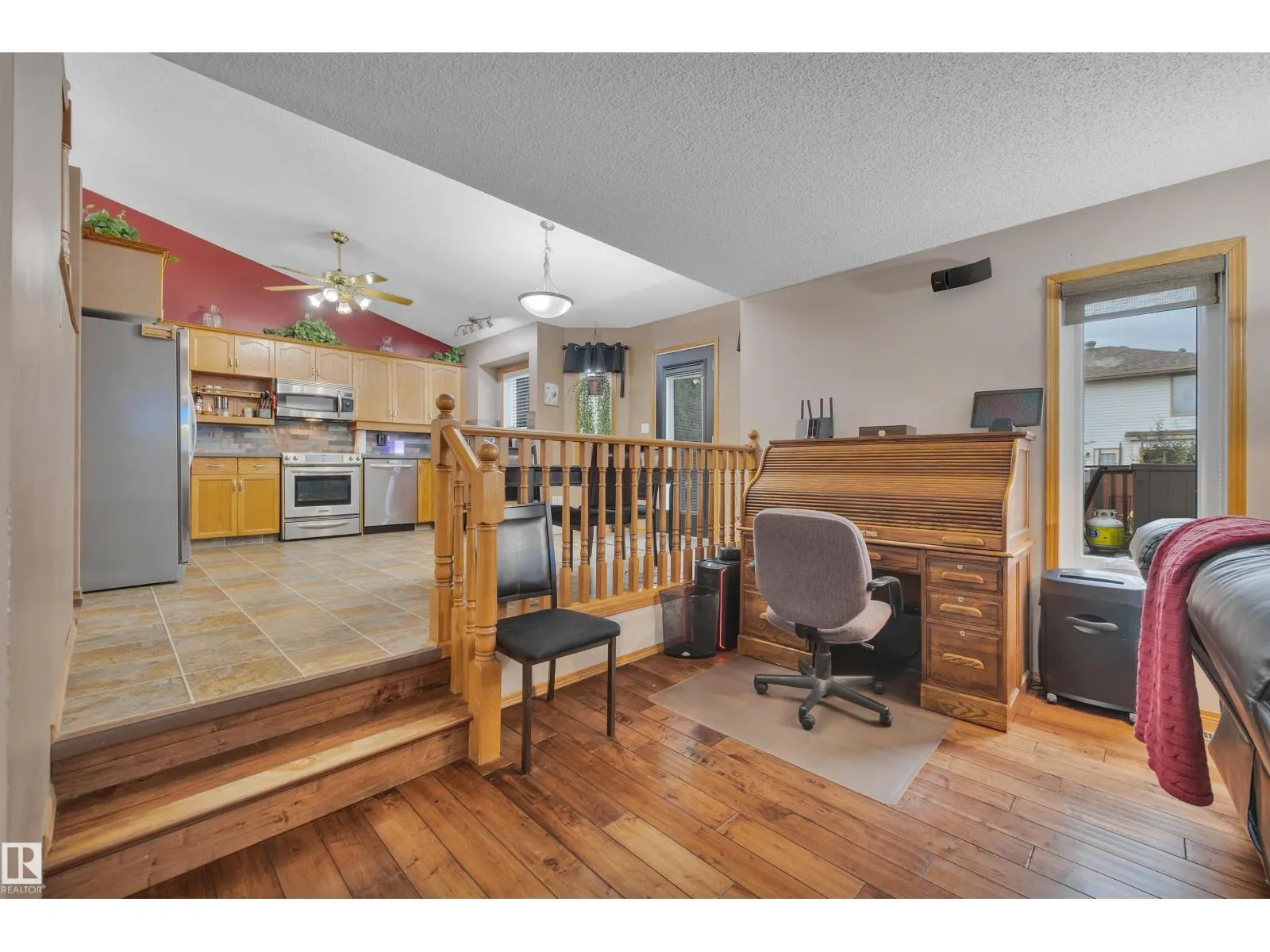 6415 159 AV NW
