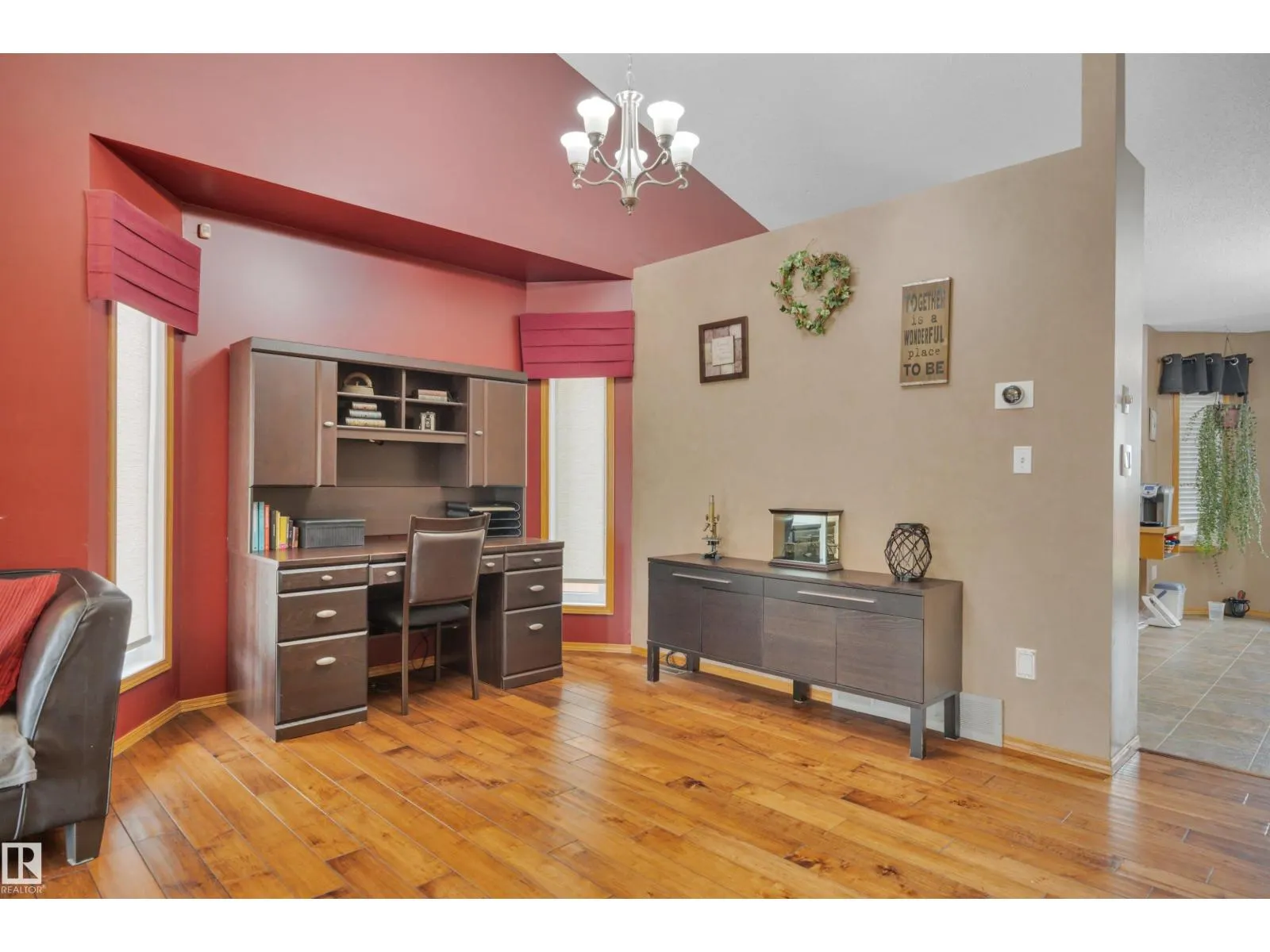 6415 159 AV NW