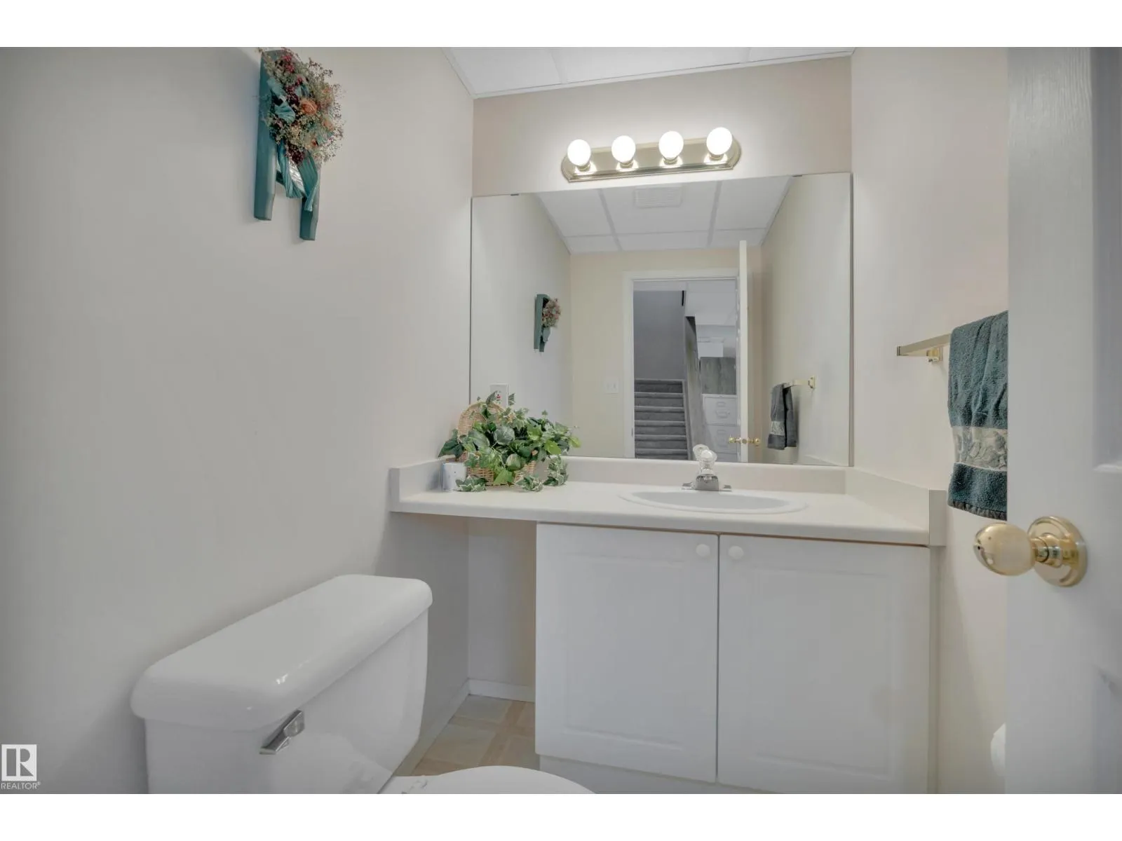 6415 159 AV NW