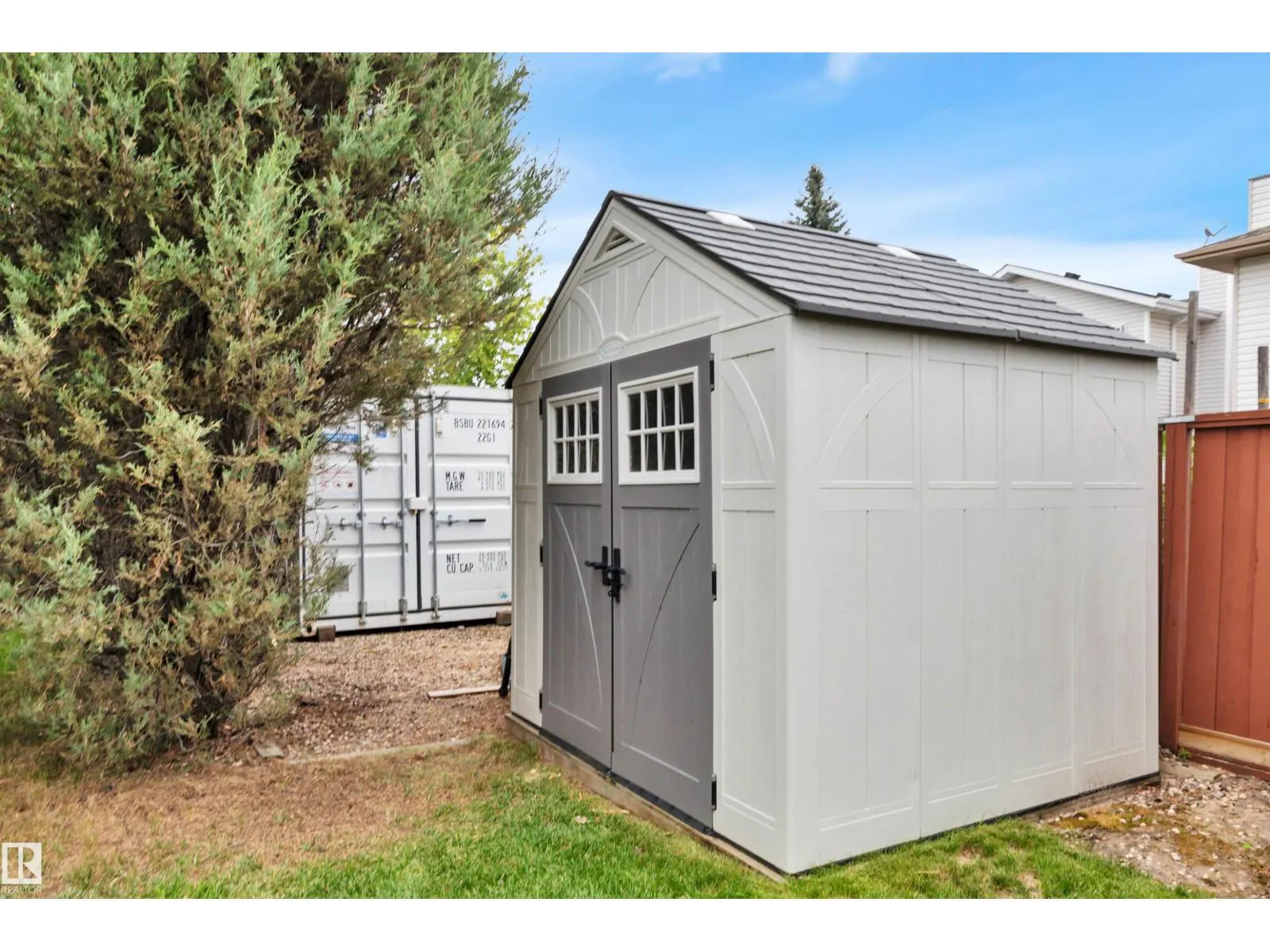 6415 159 AV NW