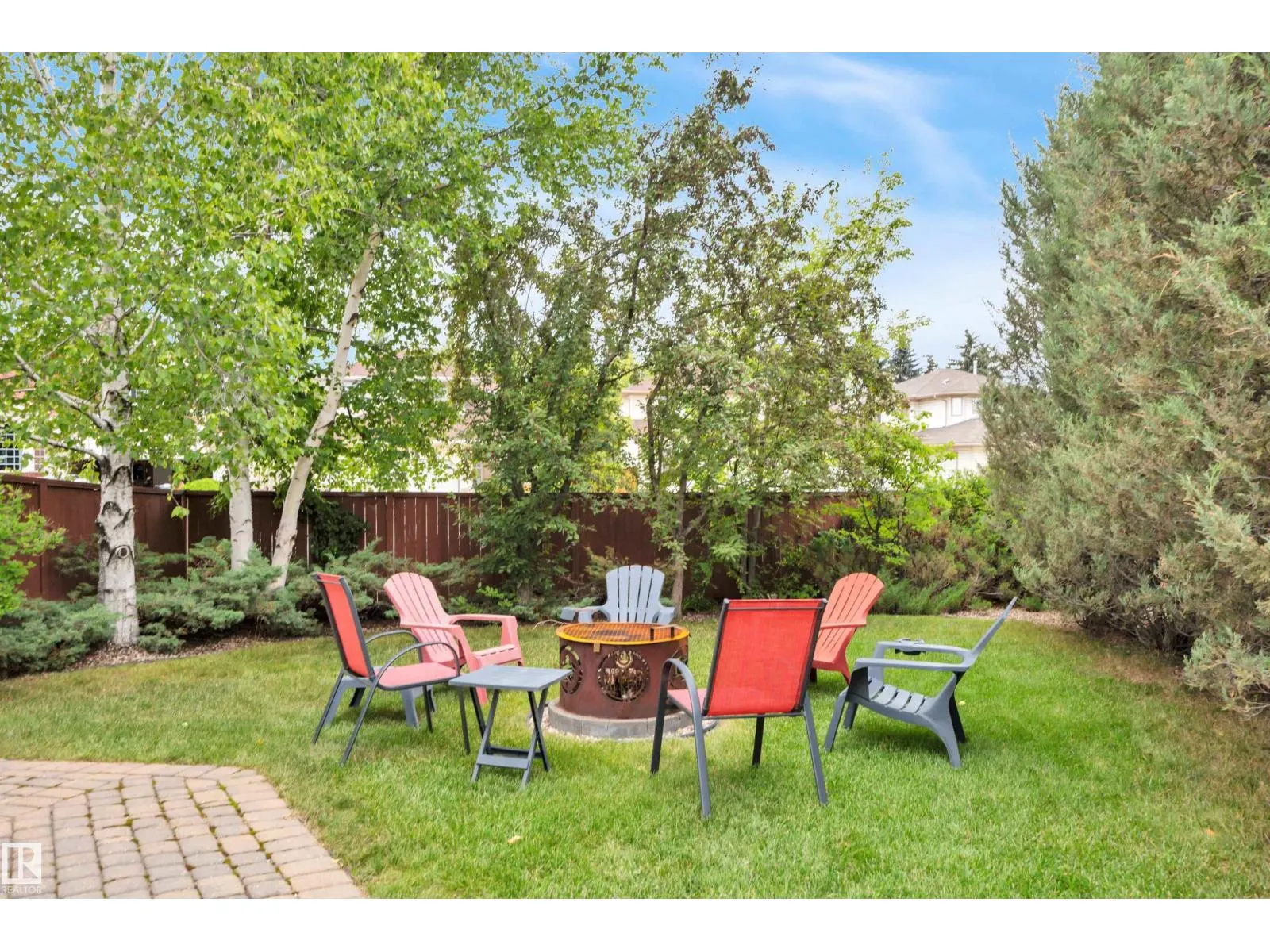 6415 159 AV NW