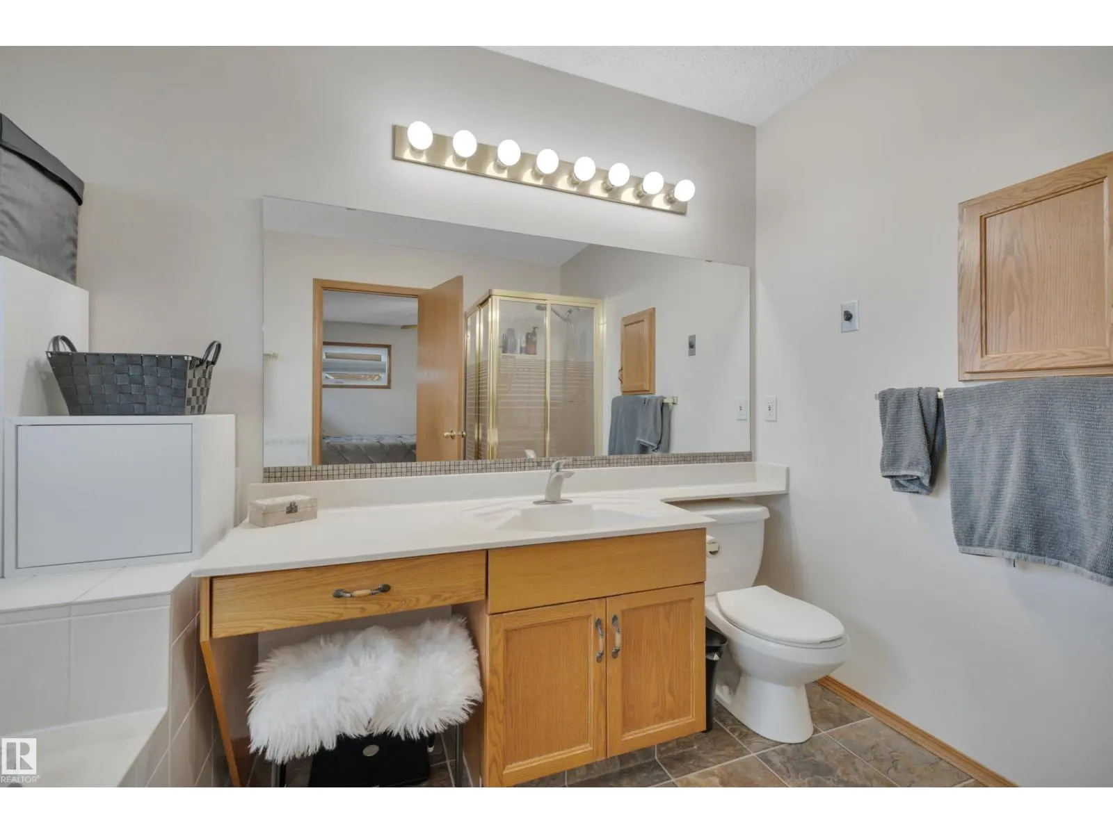 6415 159 AV NW