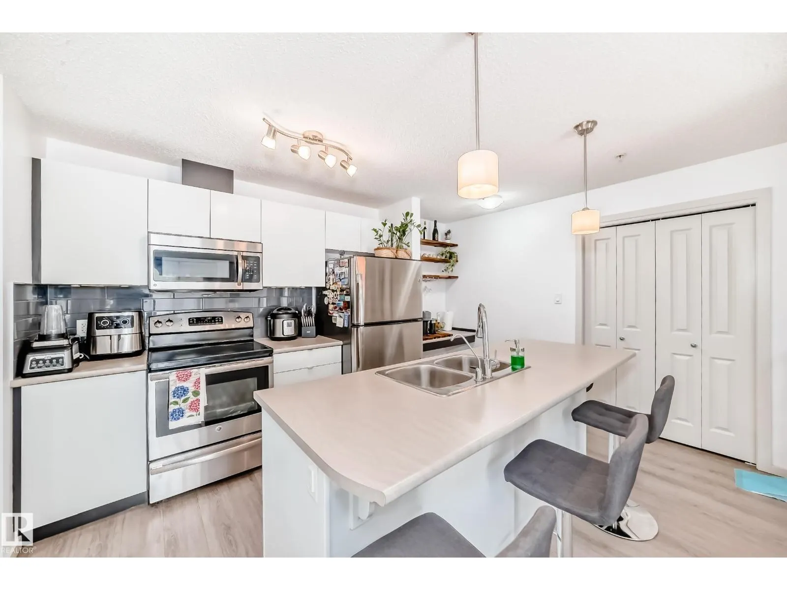 148-348 WINDERMERE RD NW