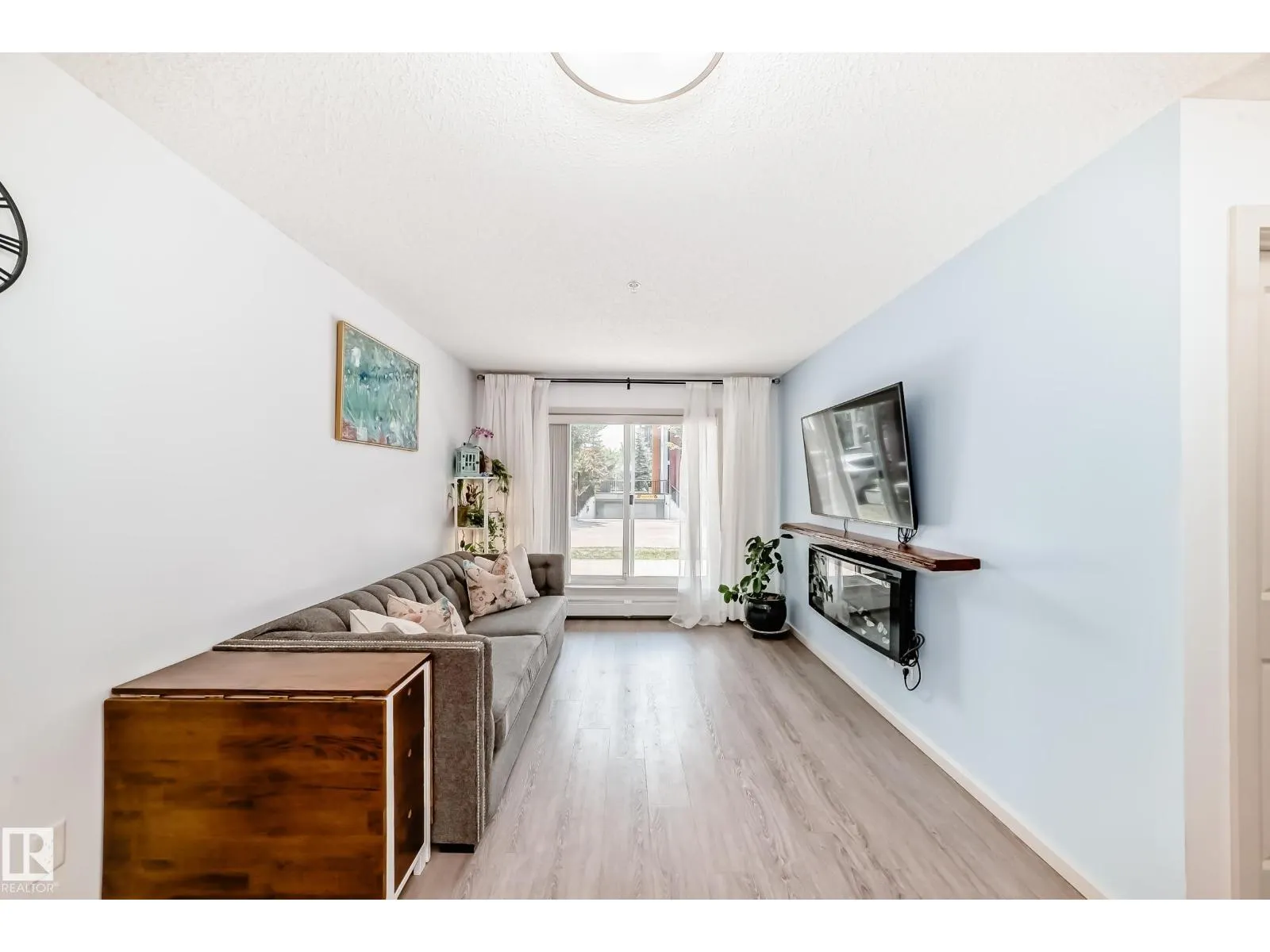 148-348 WINDERMERE RD NW