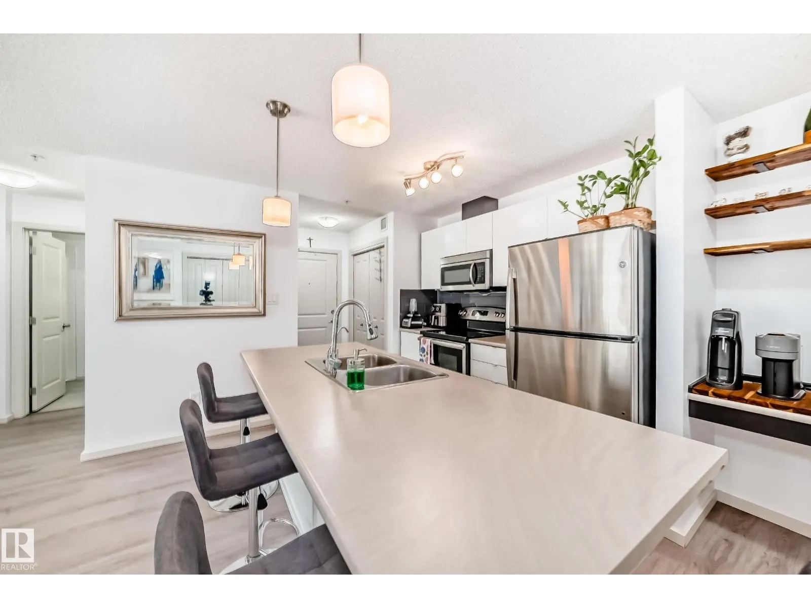 148-348 WINDERMERE RD NW