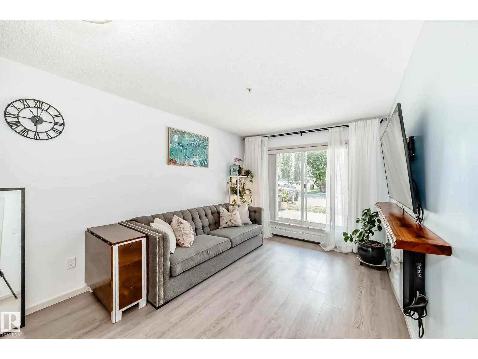 148-348 WINDERMERE RD NW