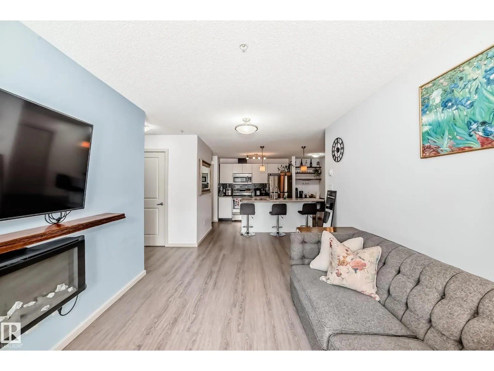 148-348 WINDERMERE RD NW