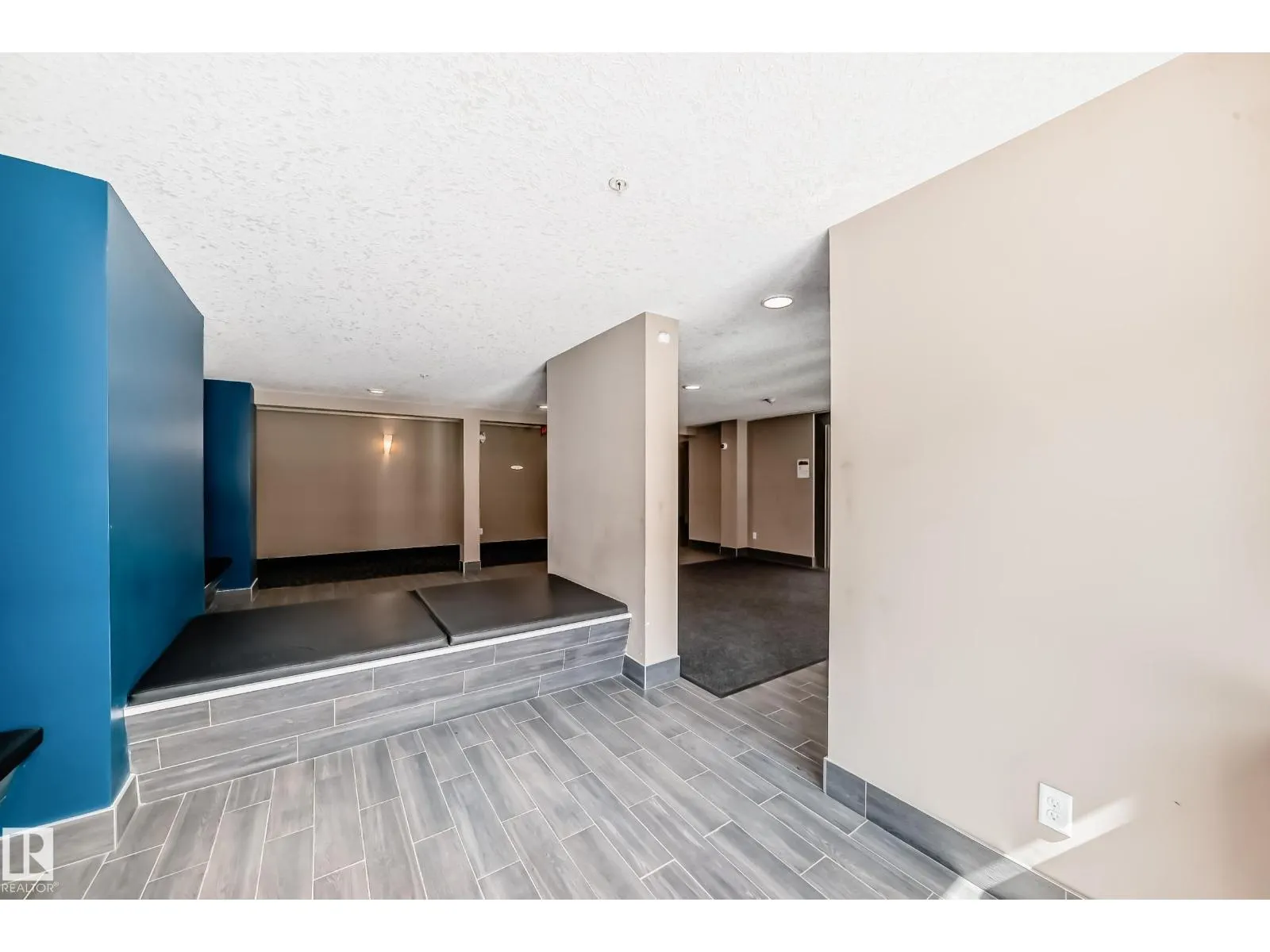 148-348 WINDERMERE RD NW