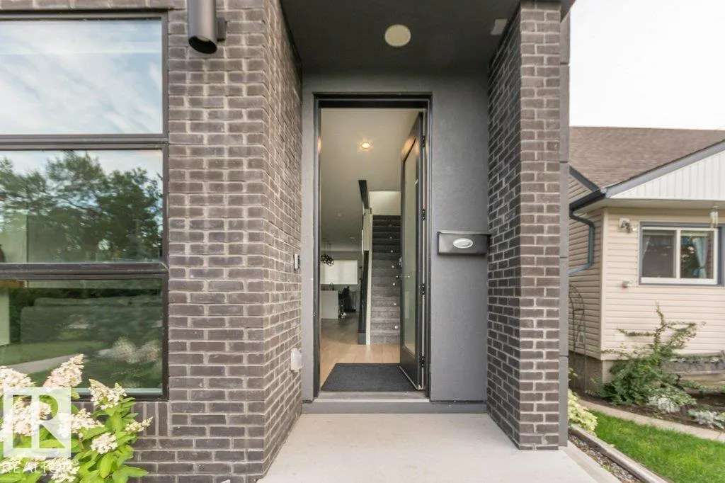11441 74 AV NW NW
